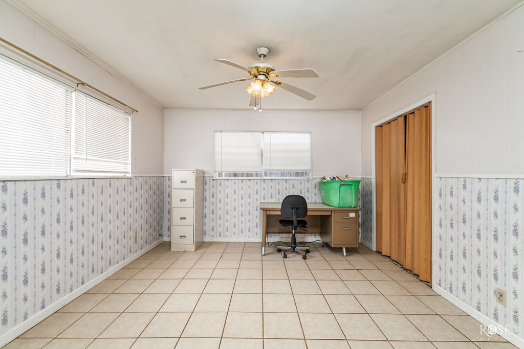 805 Mesquite Avenue Property Photo 11