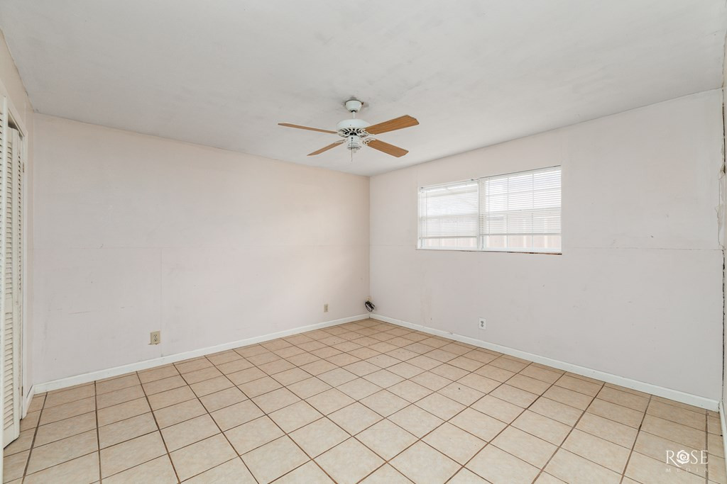 805 Mesquite Avenue Property Photo 12