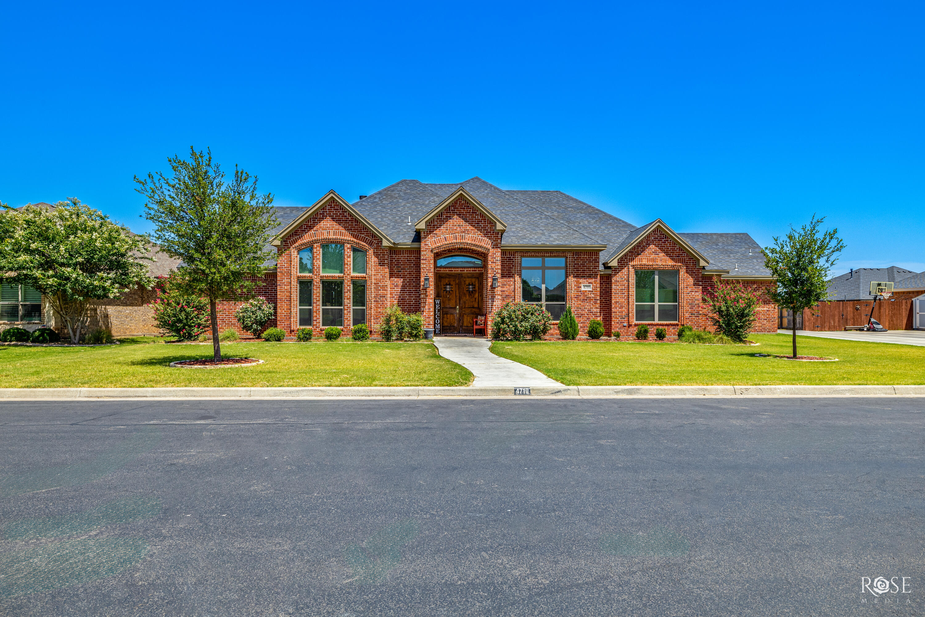 4710 Shadow Creek Drive Property Photo 1