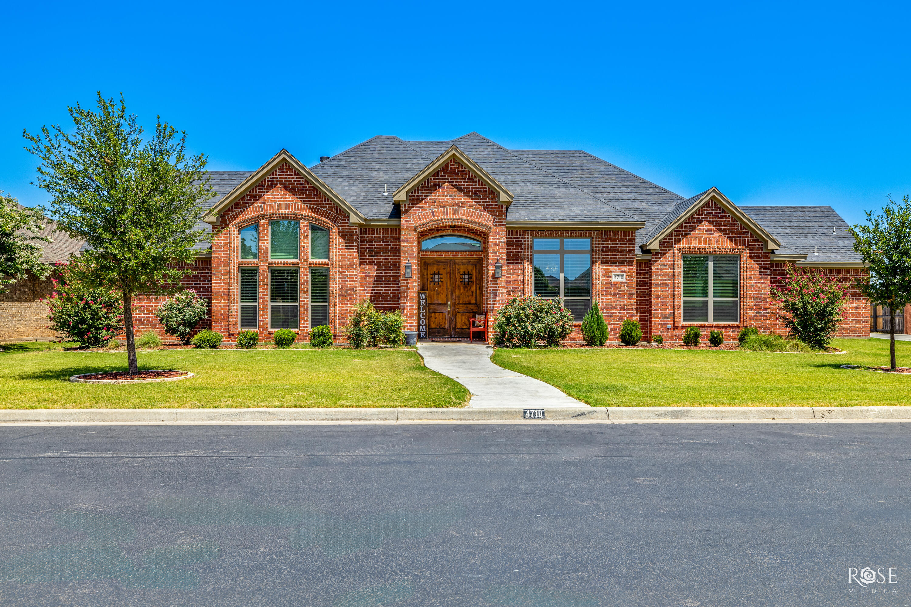 4710 Shadow Creek Drive Property Photo 3