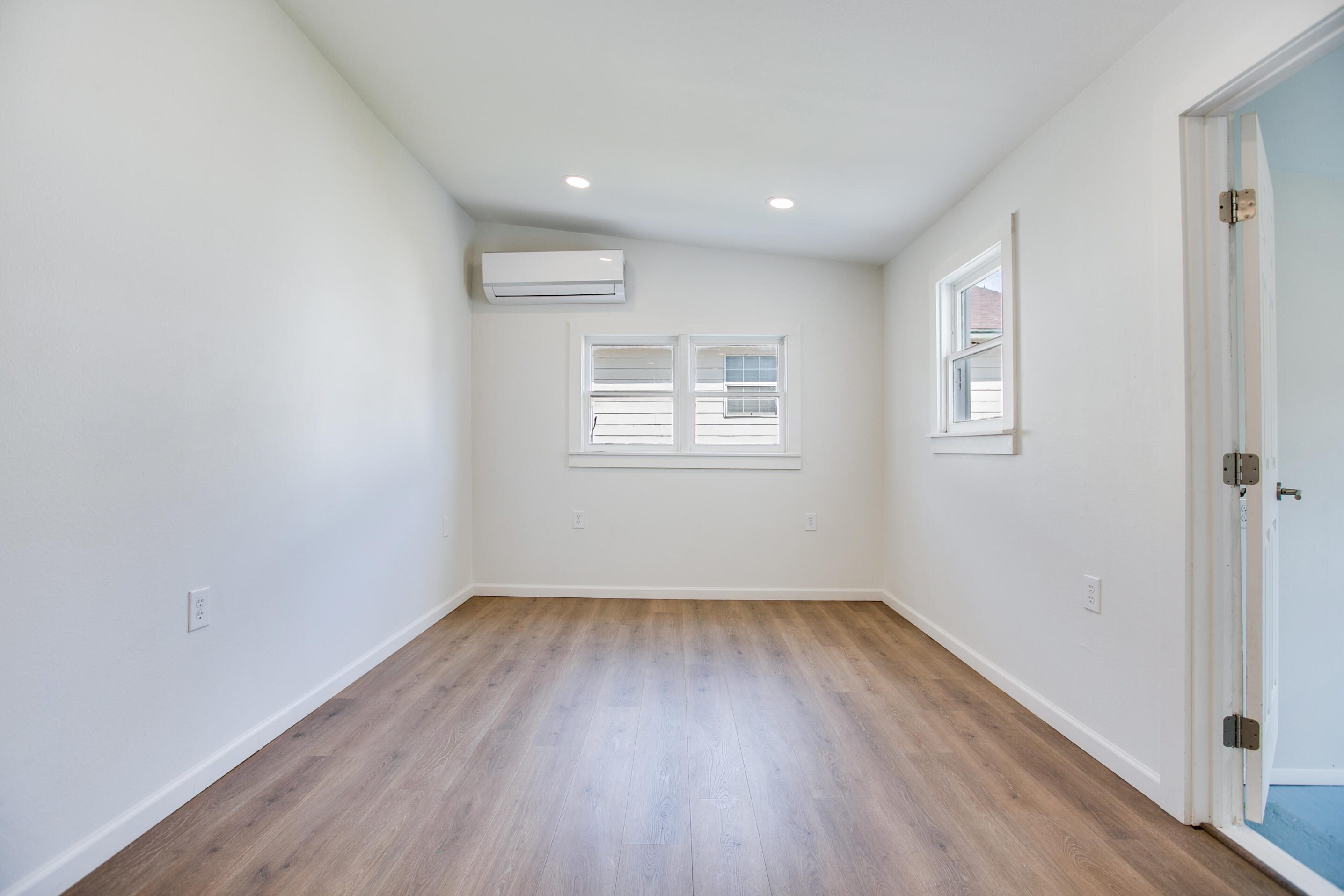 112 N Jefferson Street Property Photo 12