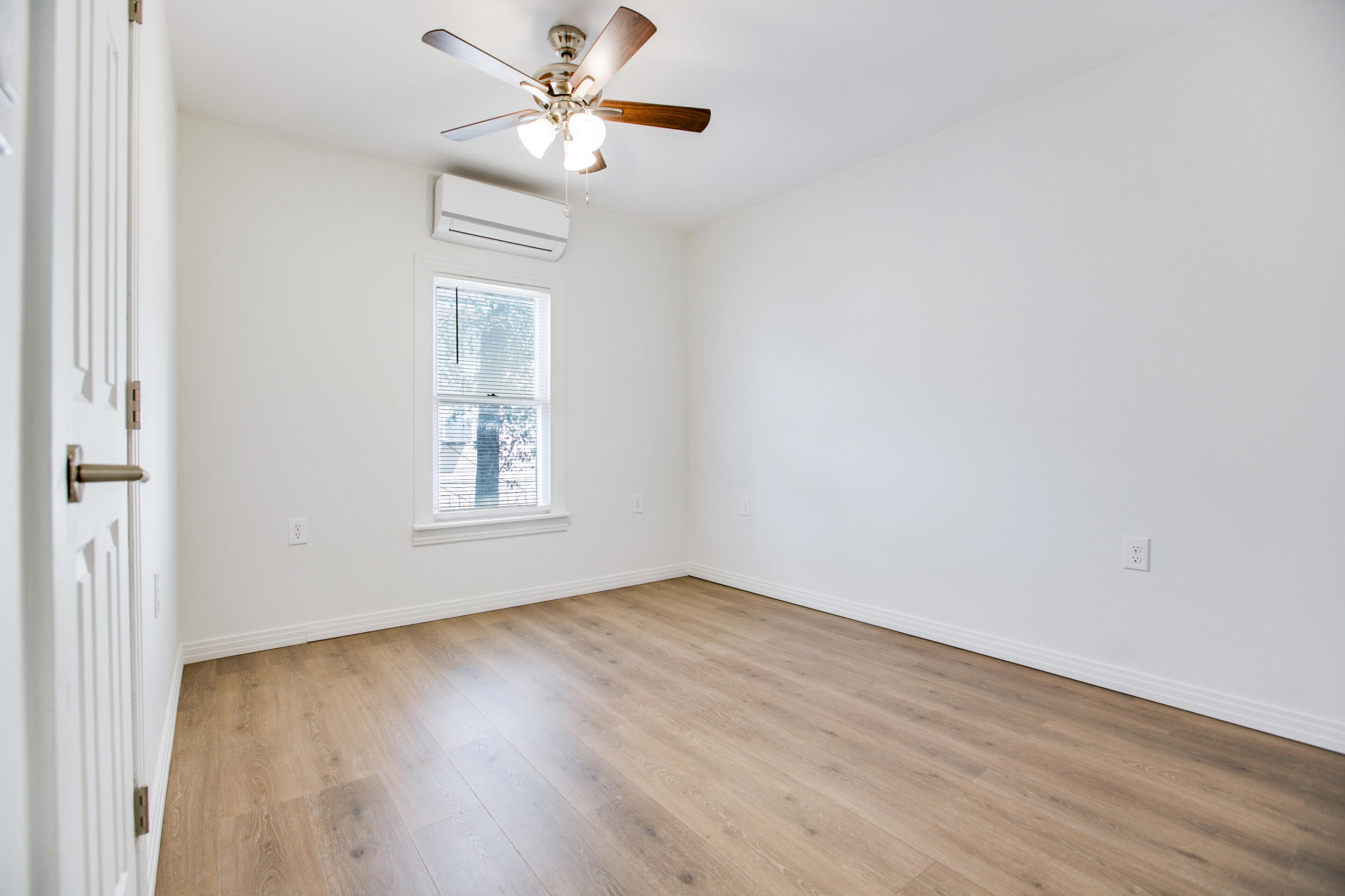 112 N Jefferson Street Property Photo 22