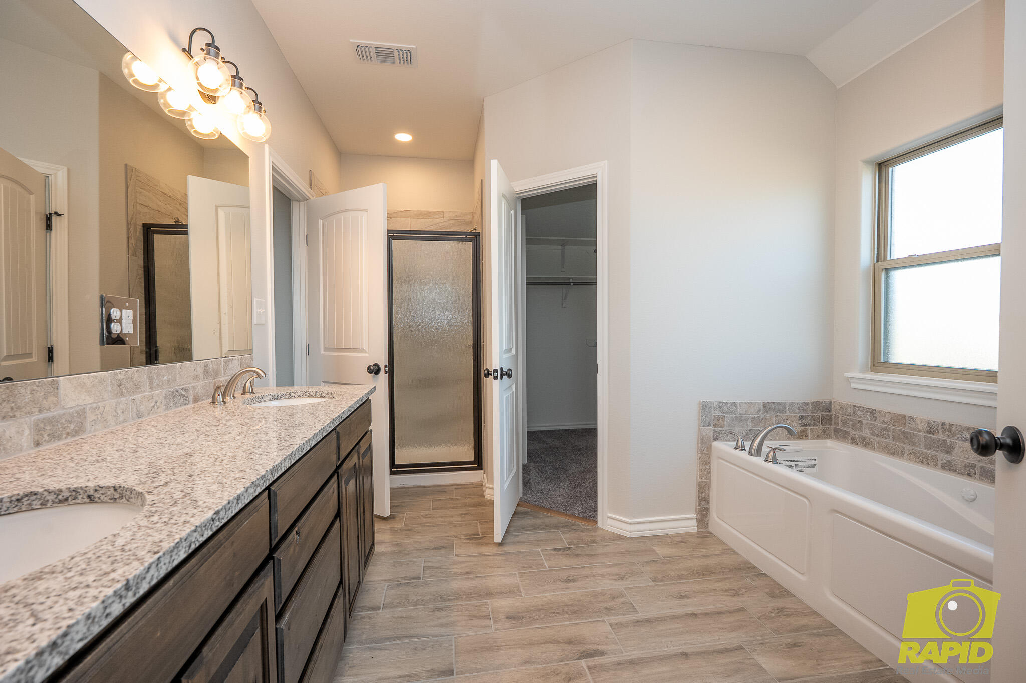 9712 Jaguar Trail Property Photo 9