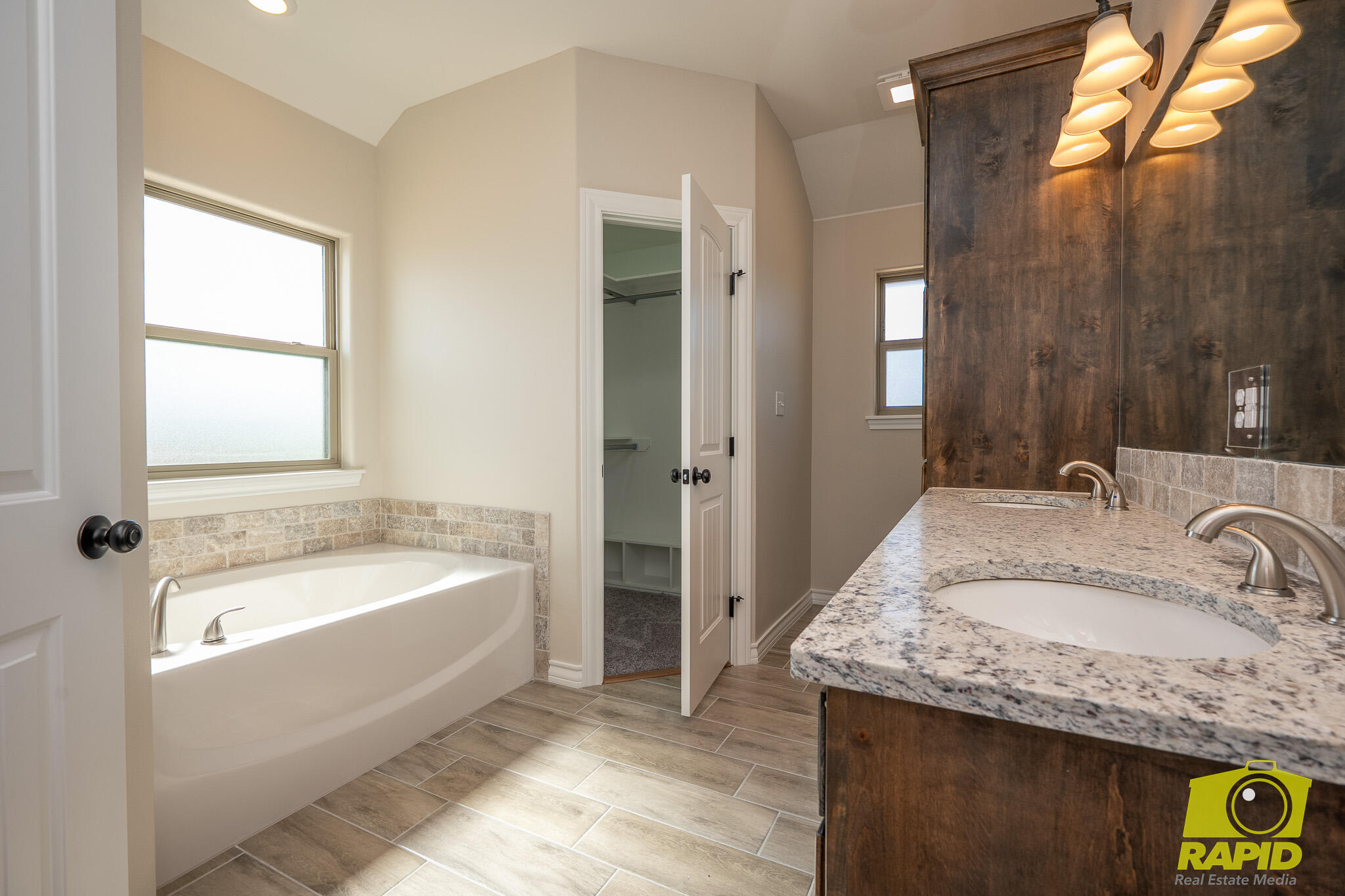 9665 Jaguar Trail Property Photo 8