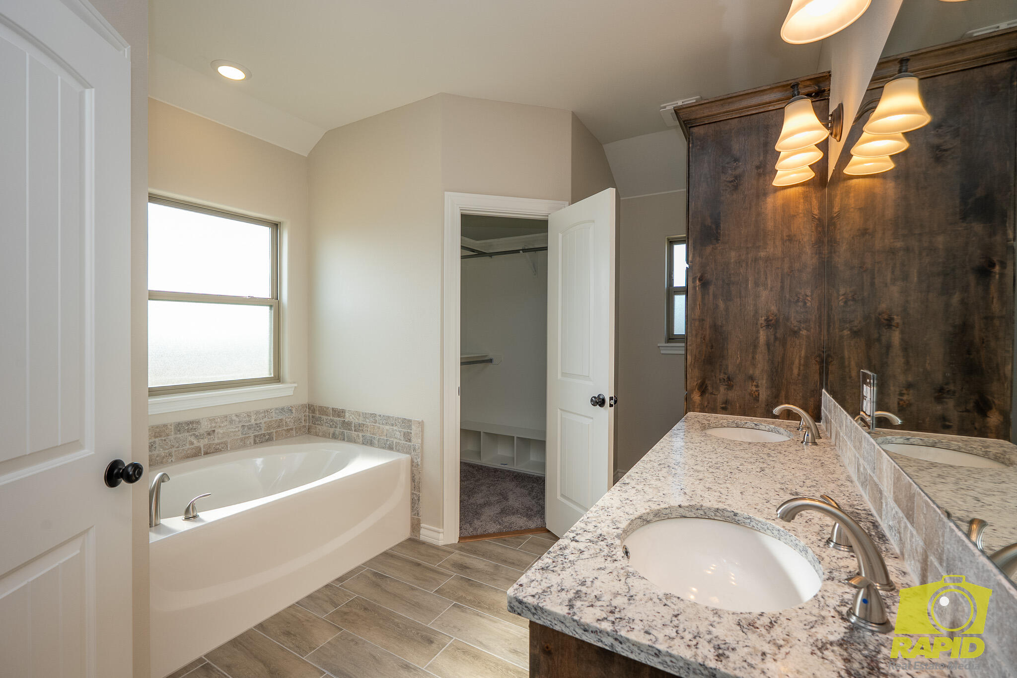 9665 Jaguar Trail Property Photo 8