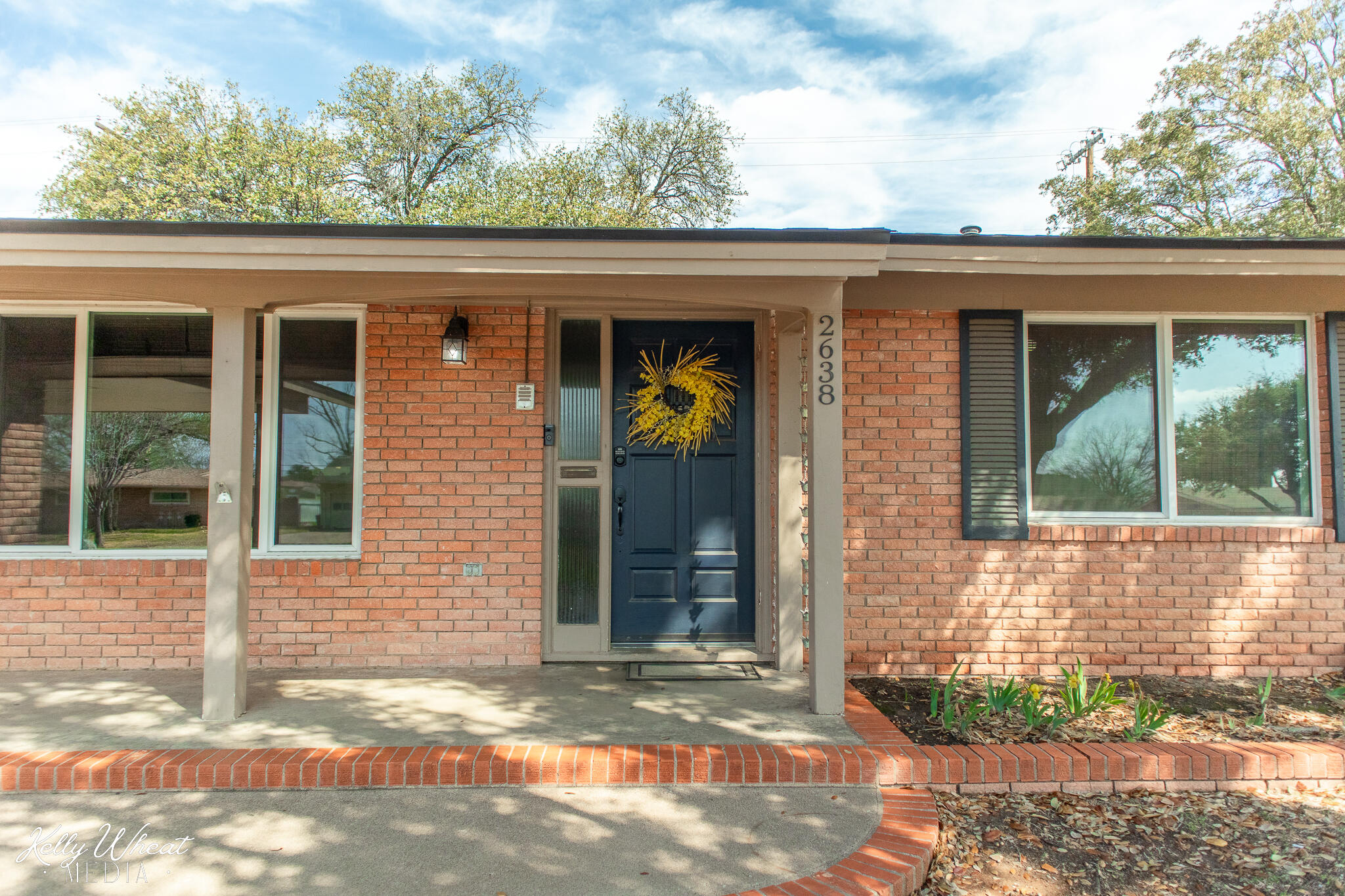 2638 University Avenue Property Photo 4