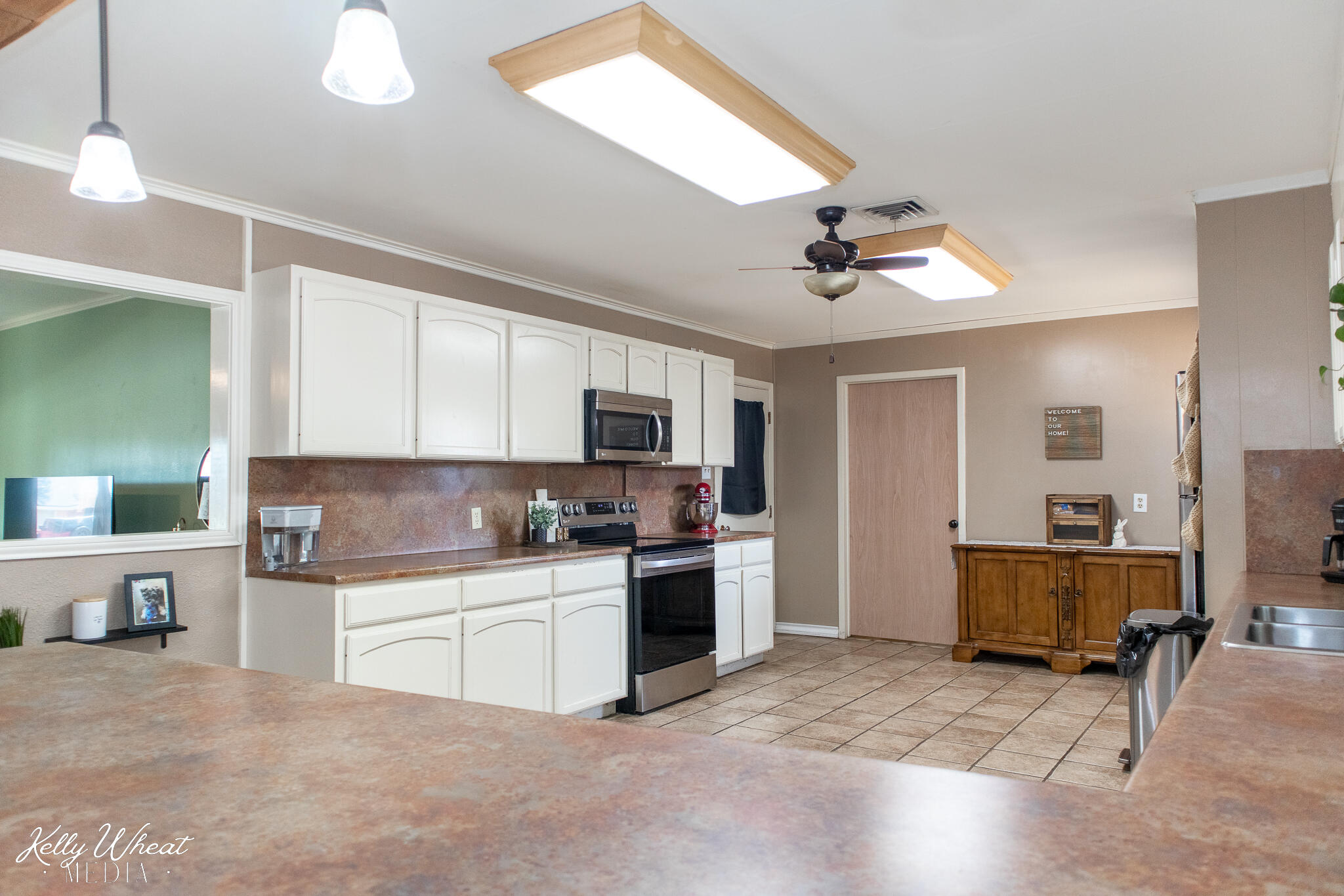 2638 University Avenue Property Photo 15