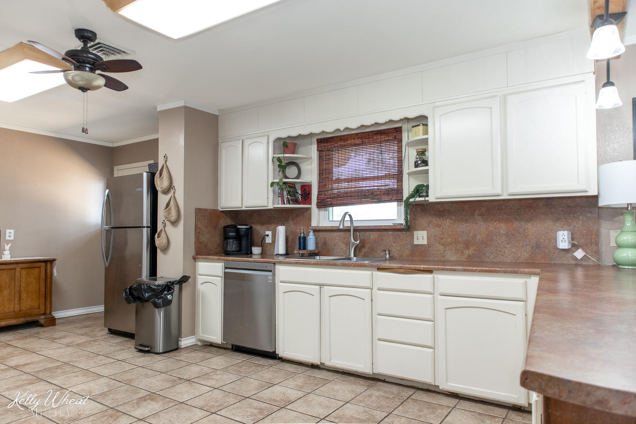 2638 University Avenue Property Photo 16