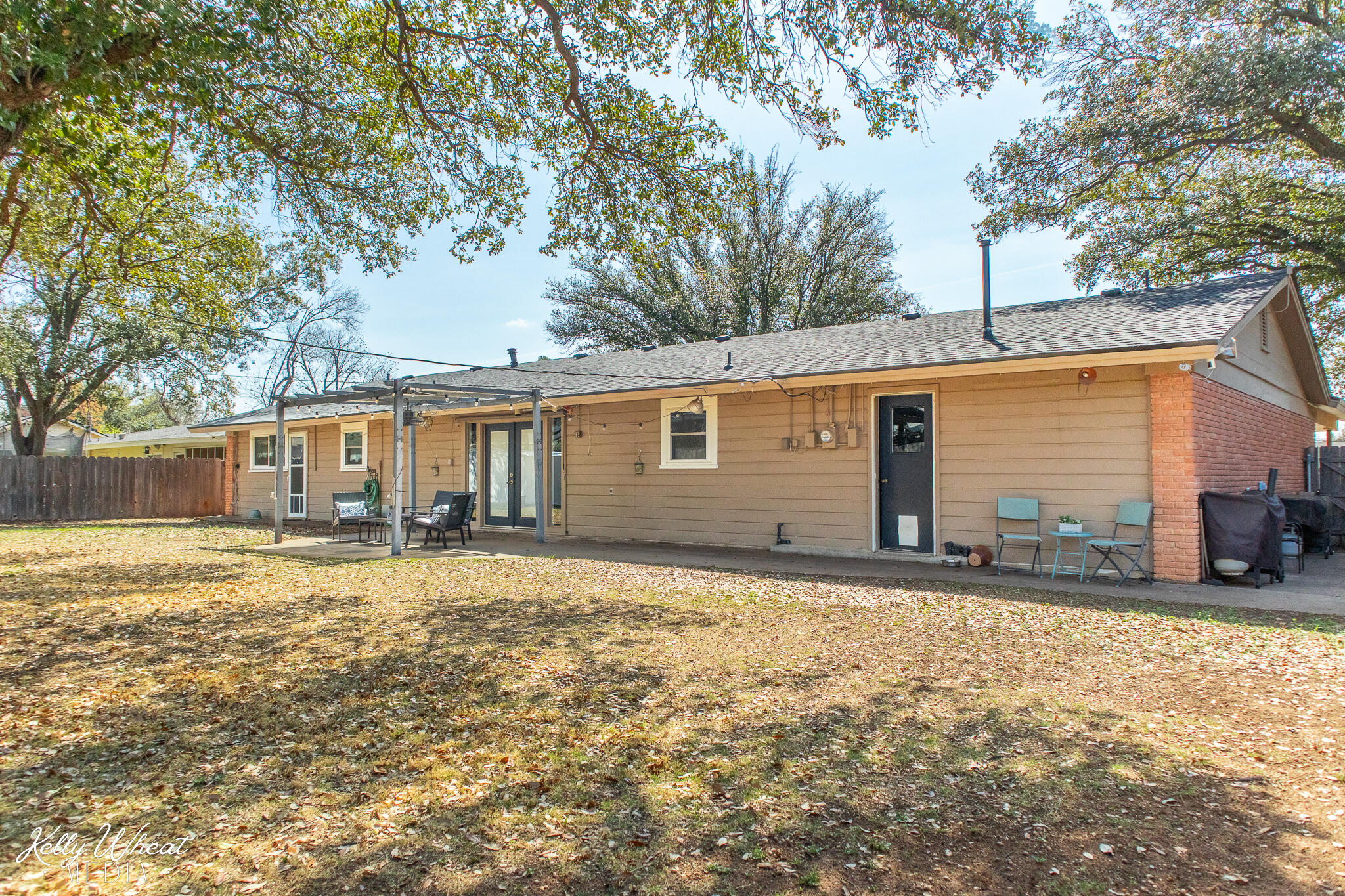 2638 University Avenue Property Photo 32