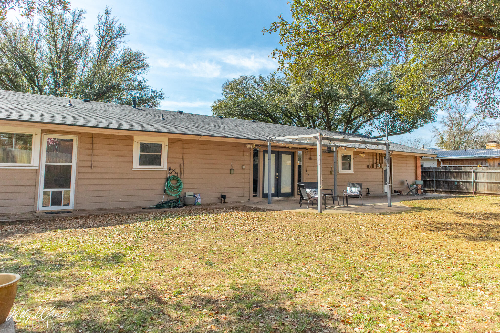 2638 University Avenue Property Photo 33