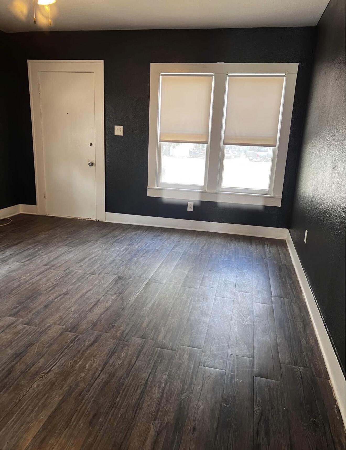 614 E Harris Avenue Property Photo 3