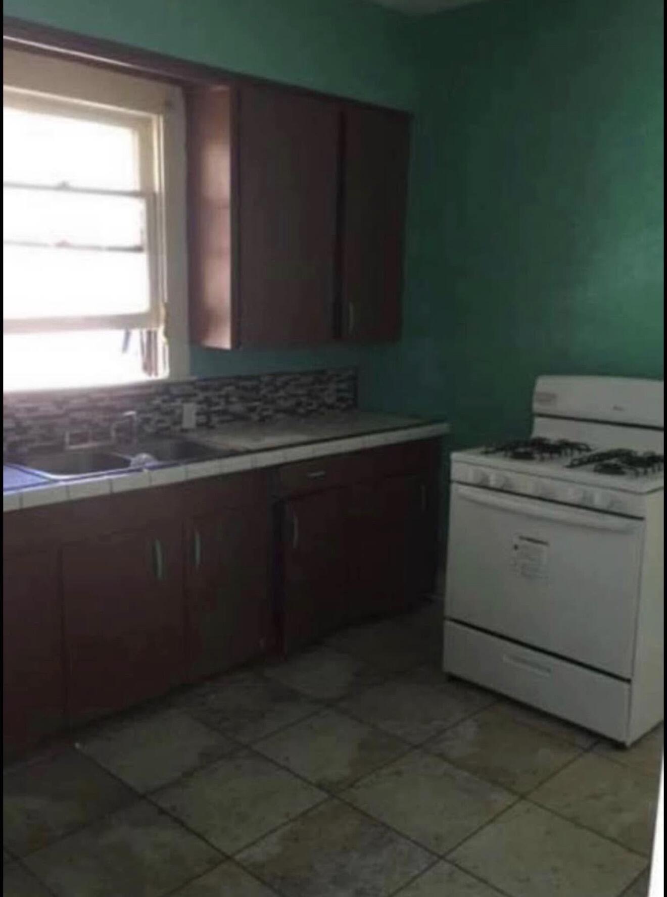 612 E Harris Avenue Property Photo 4