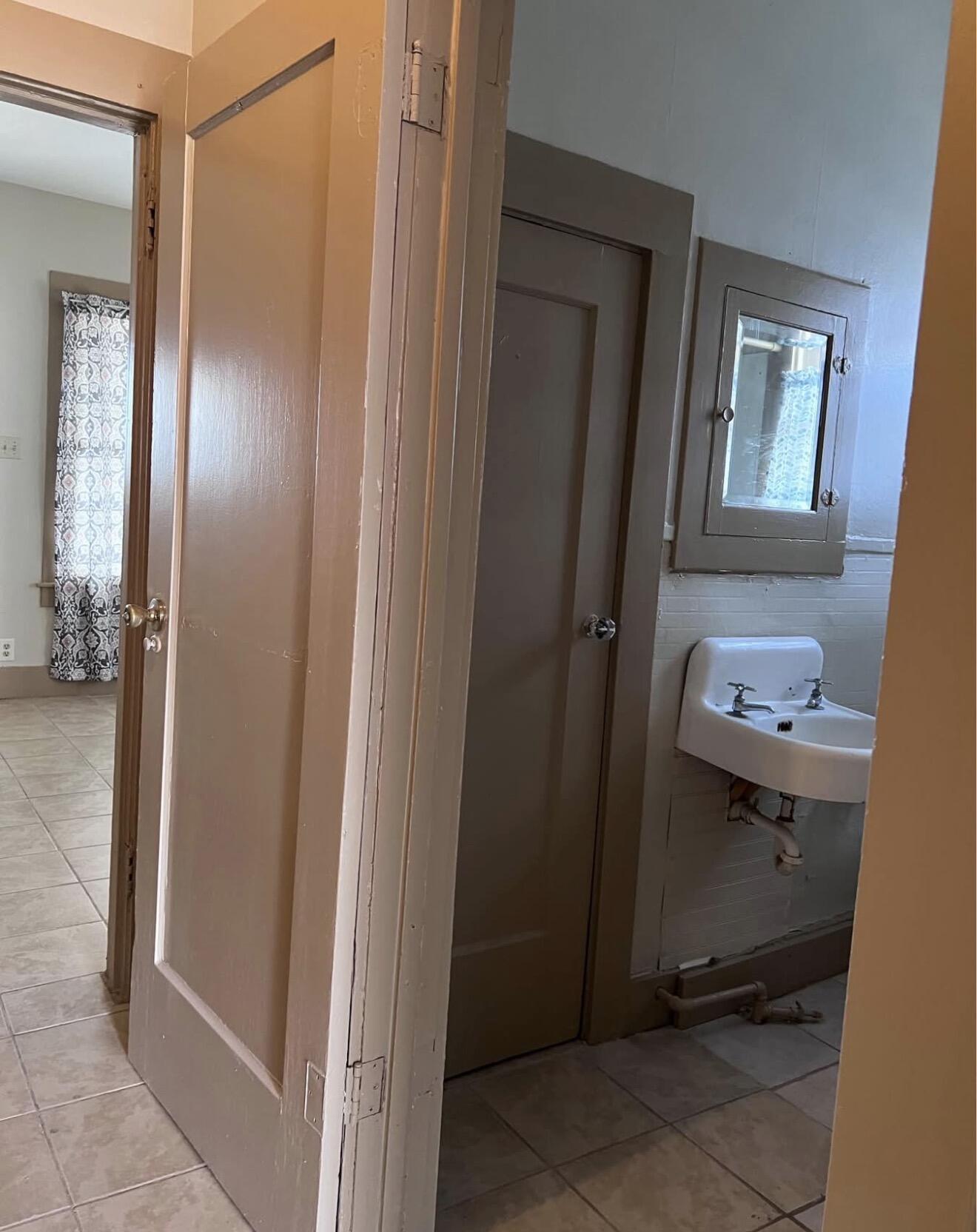 612 E Harris Avenue Property Photo 17