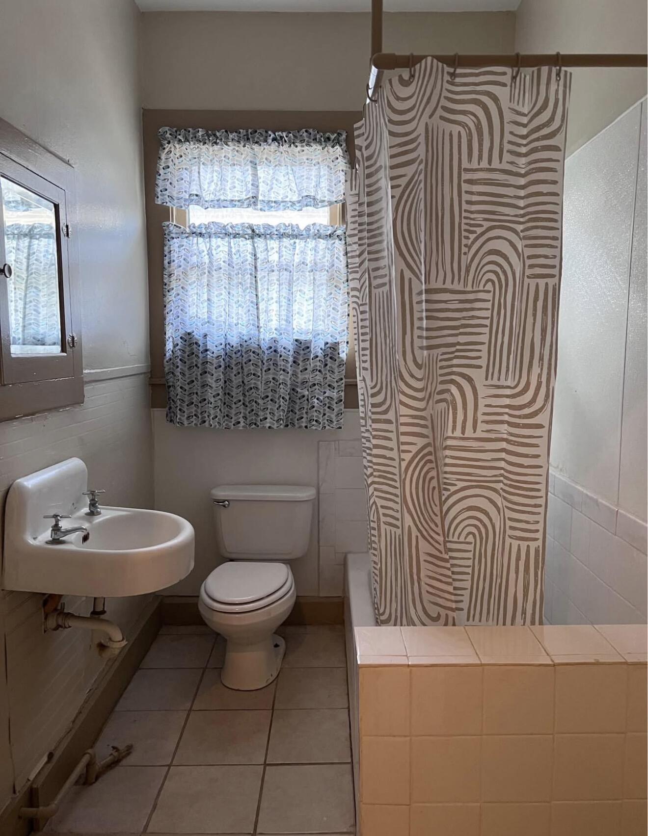 612 E Harris Avenue Property Photo 18