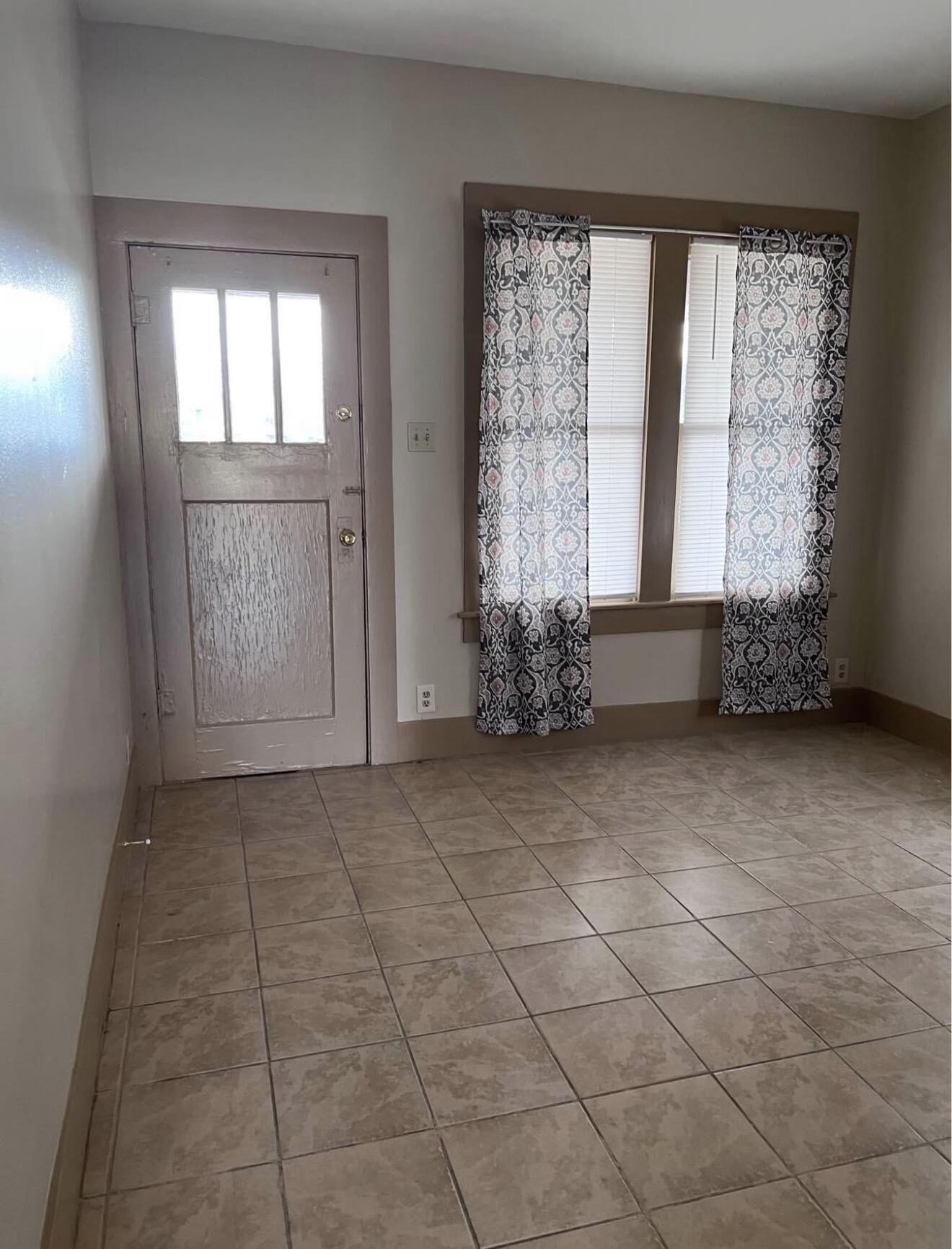 612 E Harris Avenue Property Photo 19
