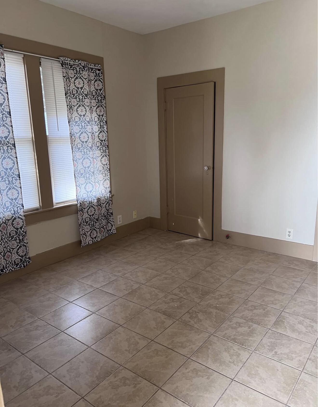 612 E Harris Avenue Property Photo 21