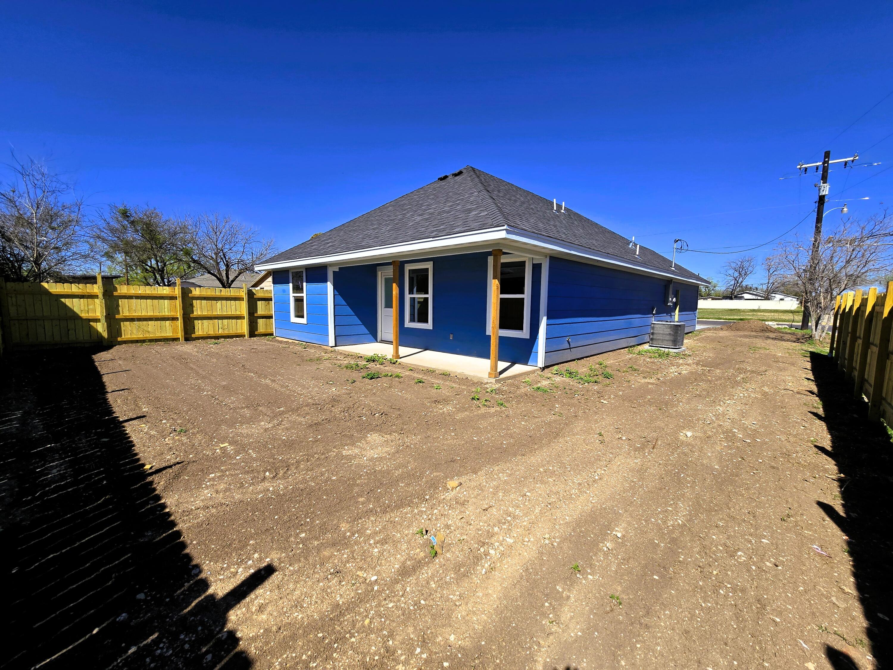 701 W 16th Street Property Photo 16