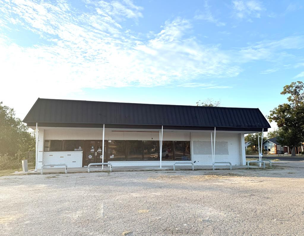 1319 Walnut Street Property Photo 1