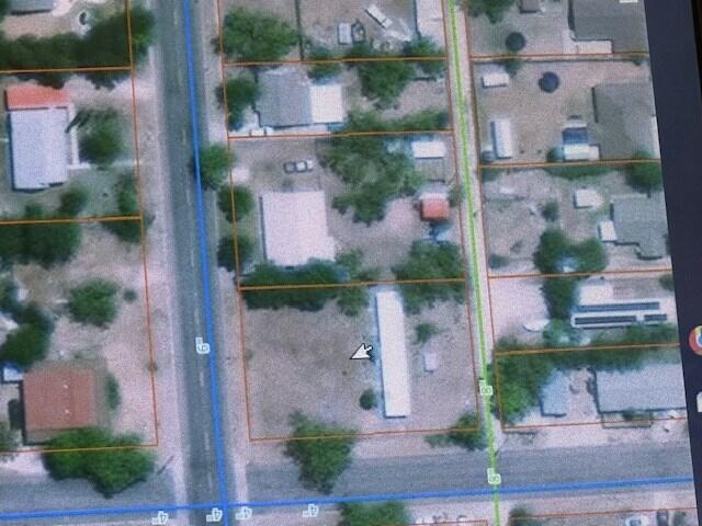 301 E 43rd Street Property Photo 2