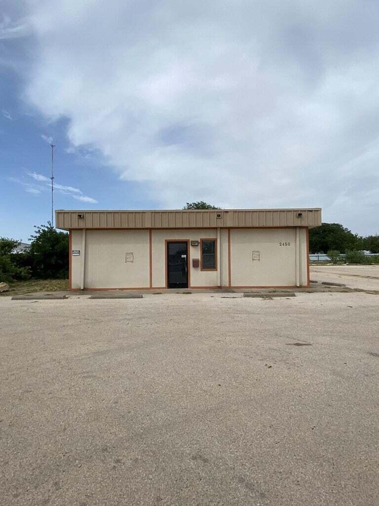 2418 N Bryant Boulevard Property Photo 9