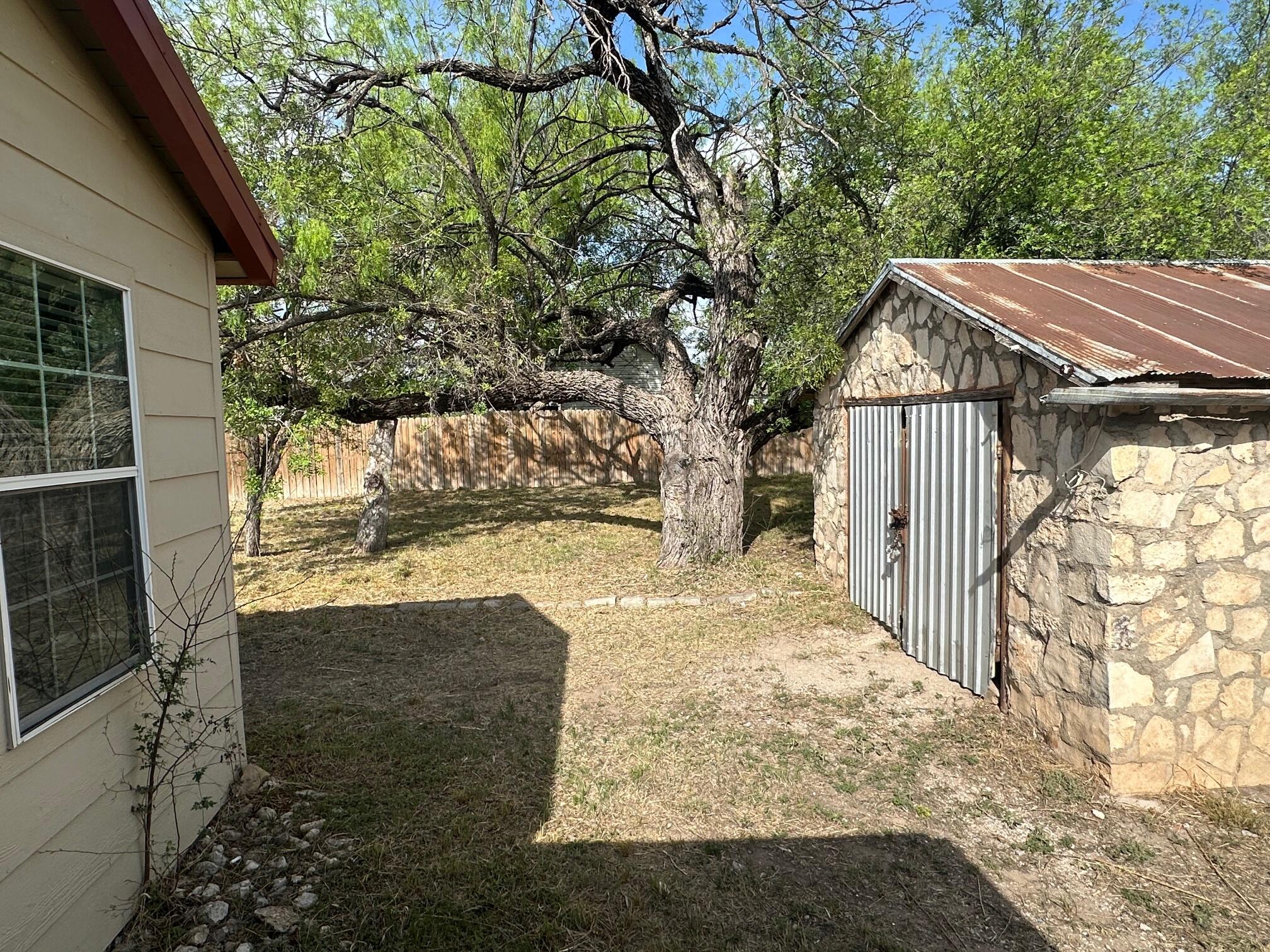 610 Tarver Street Property Photo 13