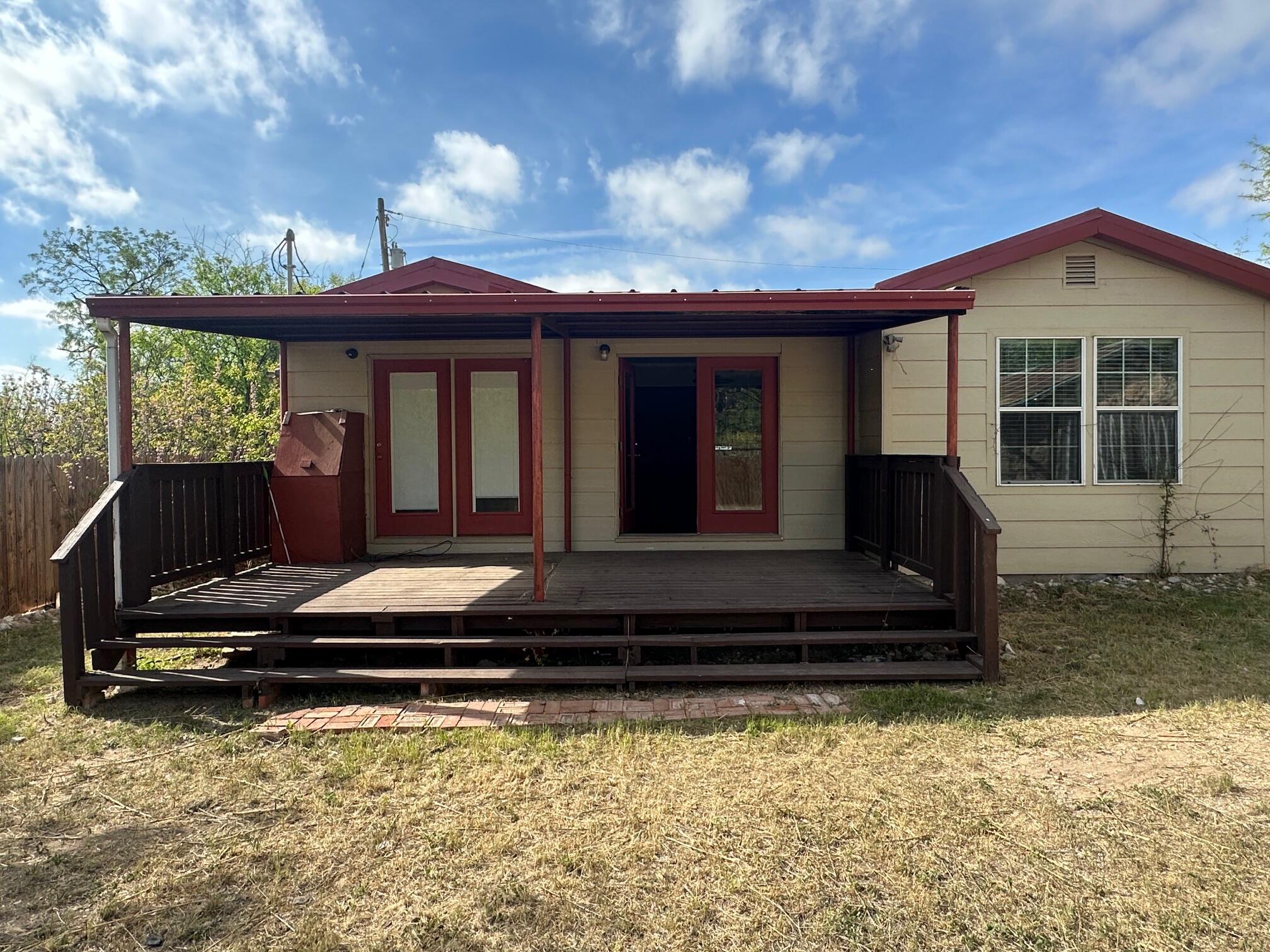 610 Tarver Street Property Photo 14