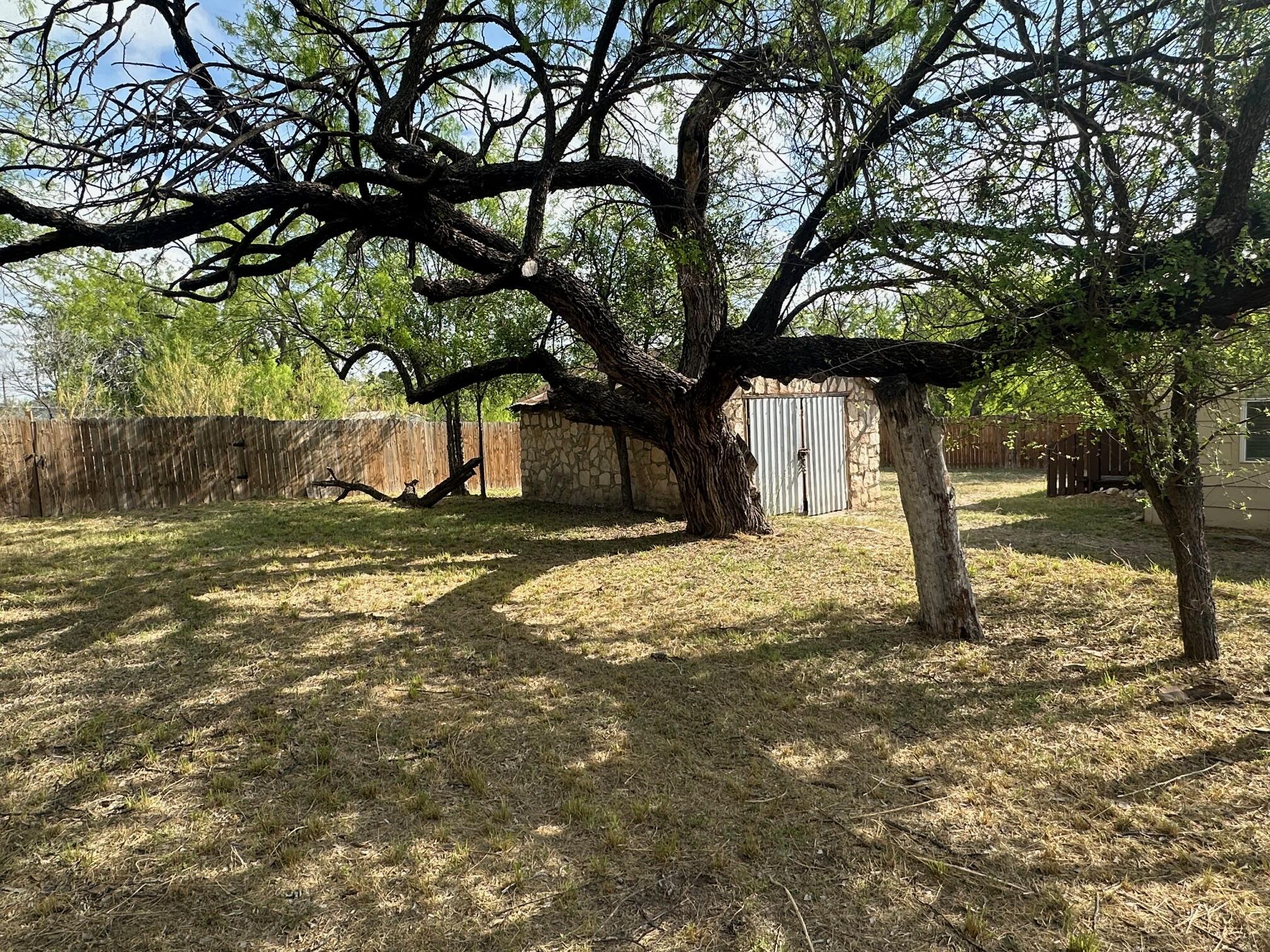 610 Tarver Street Property Photo 15