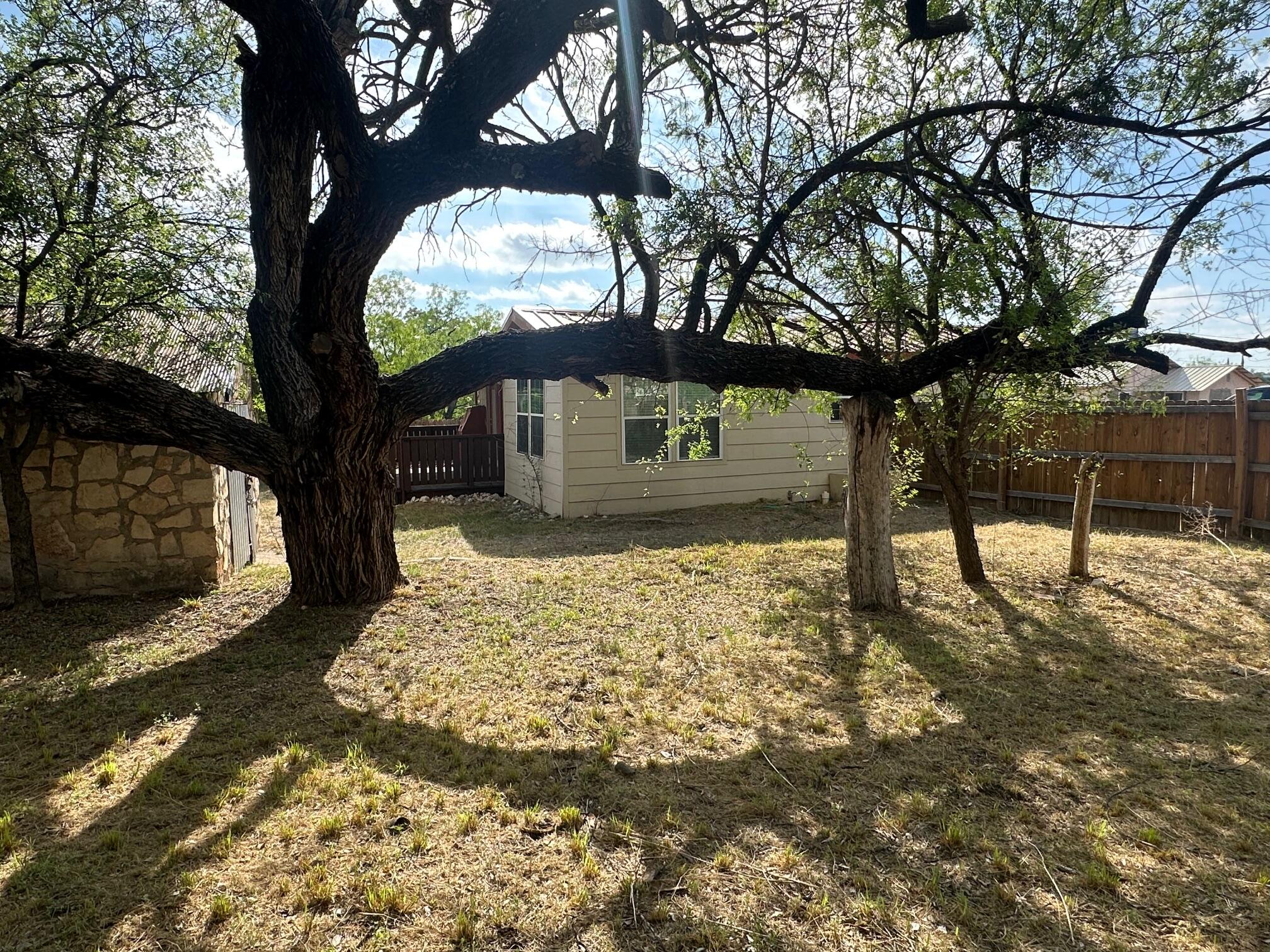 610 Tarver Street Property Photo 16