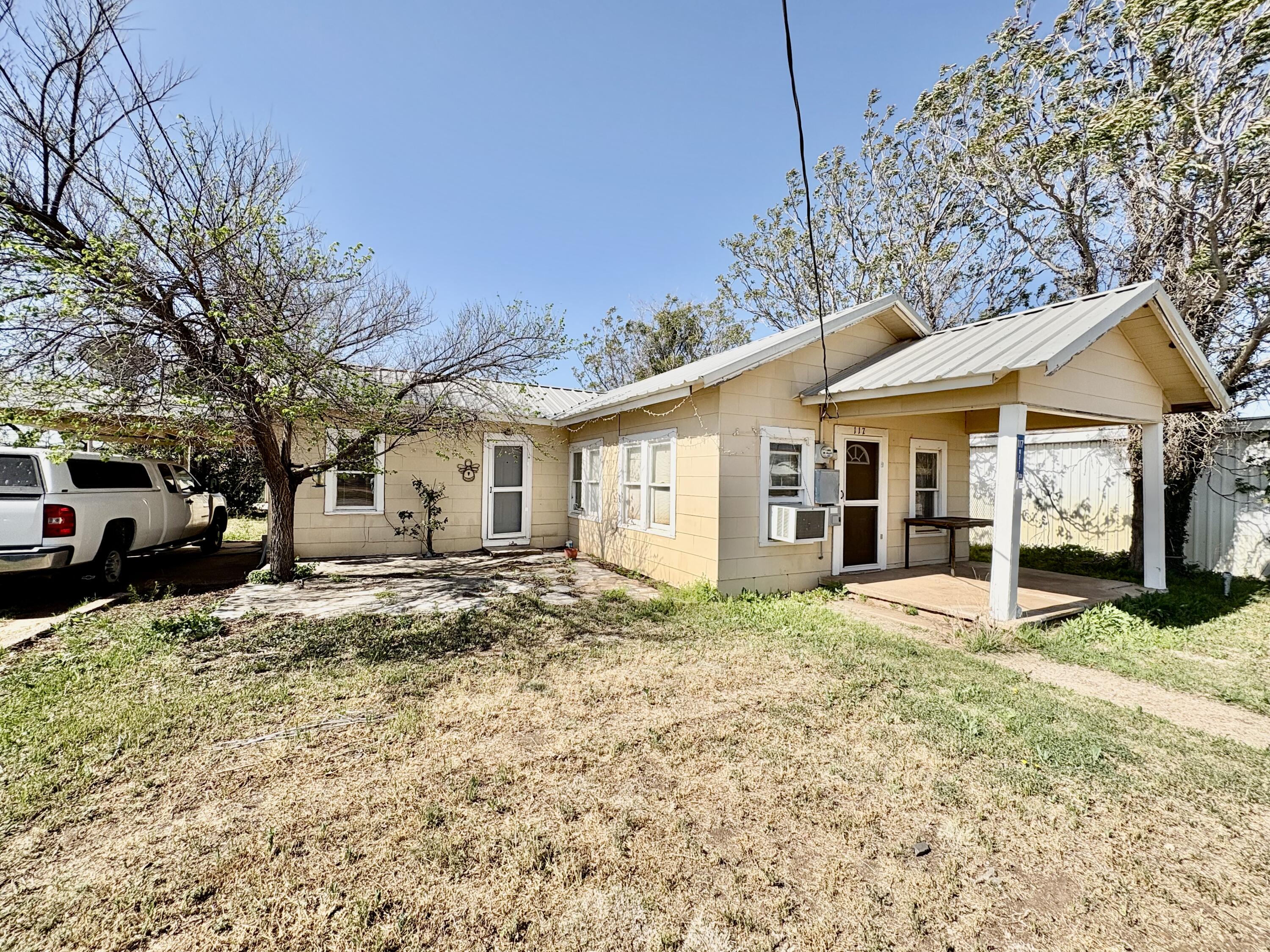 117 W 10th Street Property Photo 3