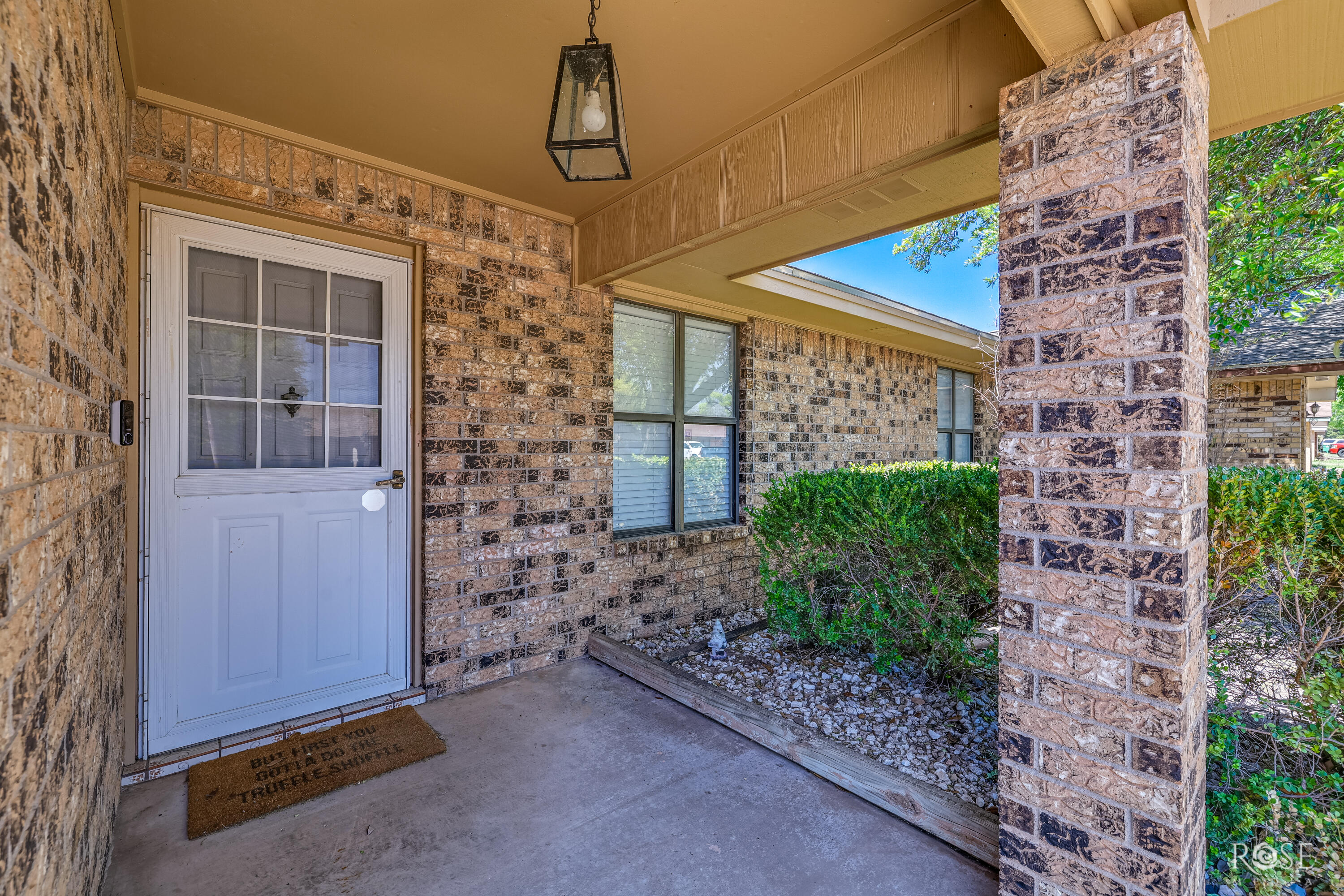1211 Gregory Drive Property Photo 1