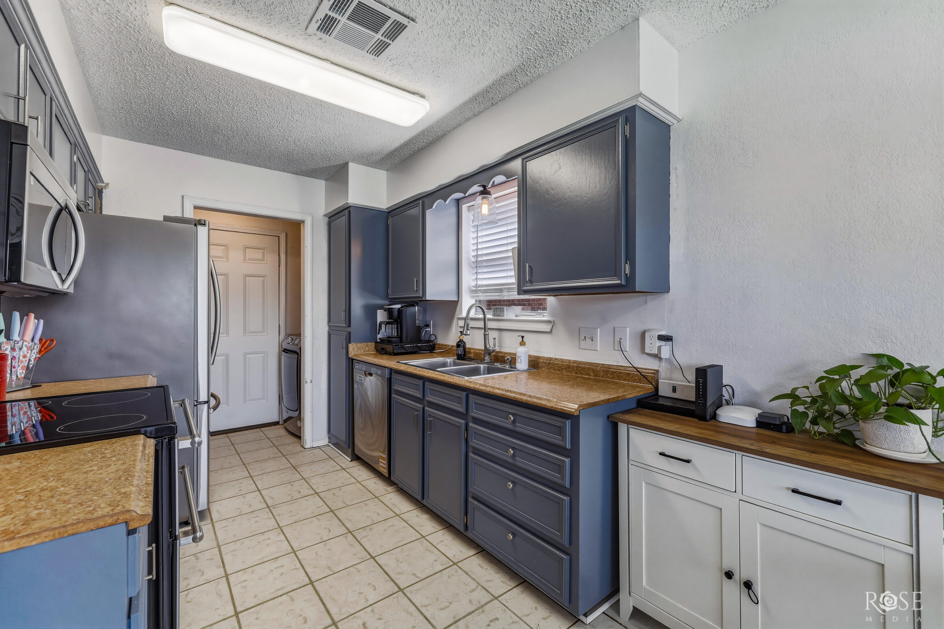 1211 Gregory Drive Property Photo 4