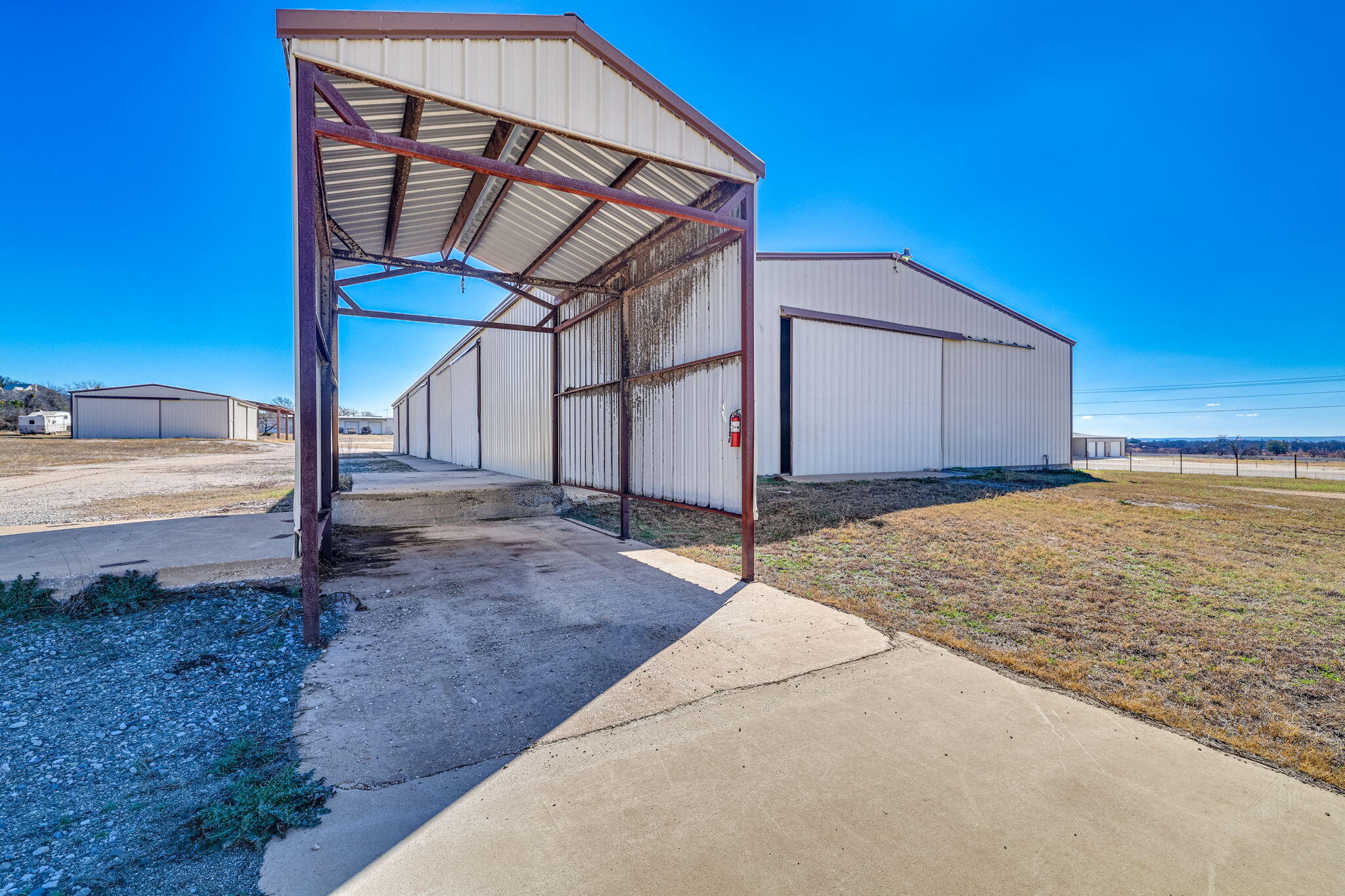 2684 W Us Hwy 290 Property Photo 33