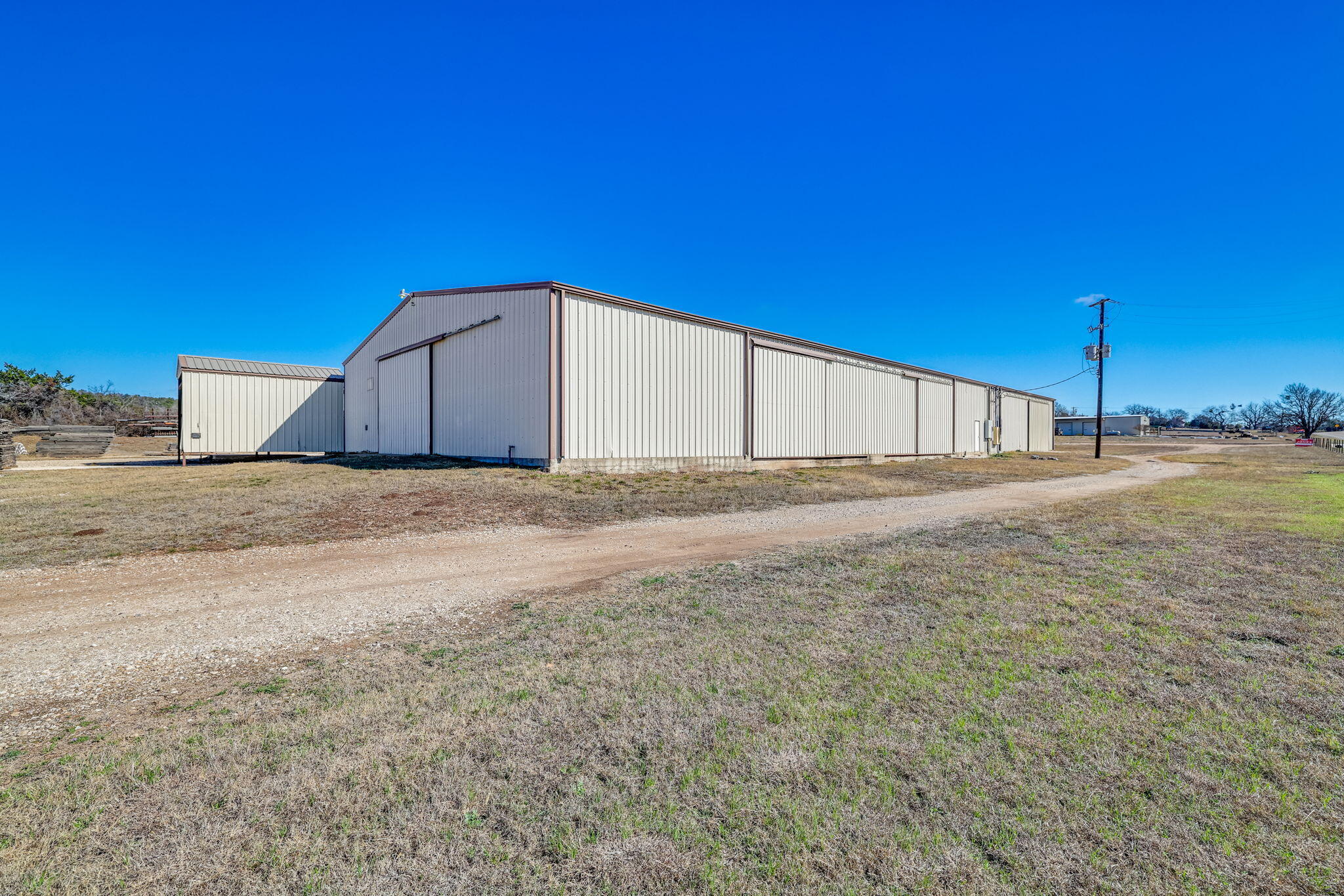 2684 W Us Hwy 290 Property Photo 34