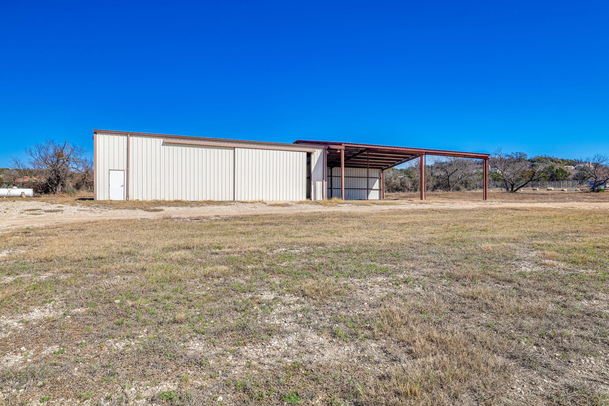 2684 W Us Hwy 290 Property Photo 43