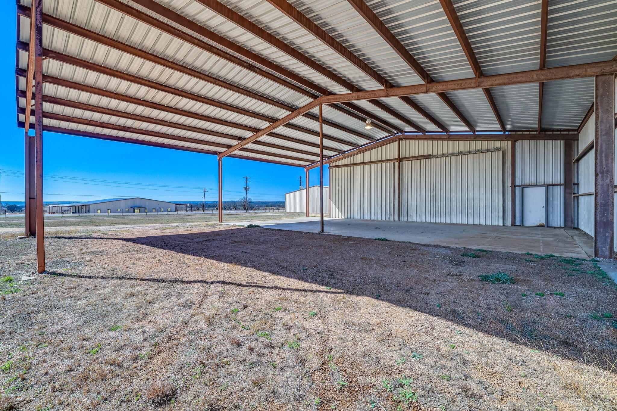 2684 W Us Hwy 290 Property Photo 46