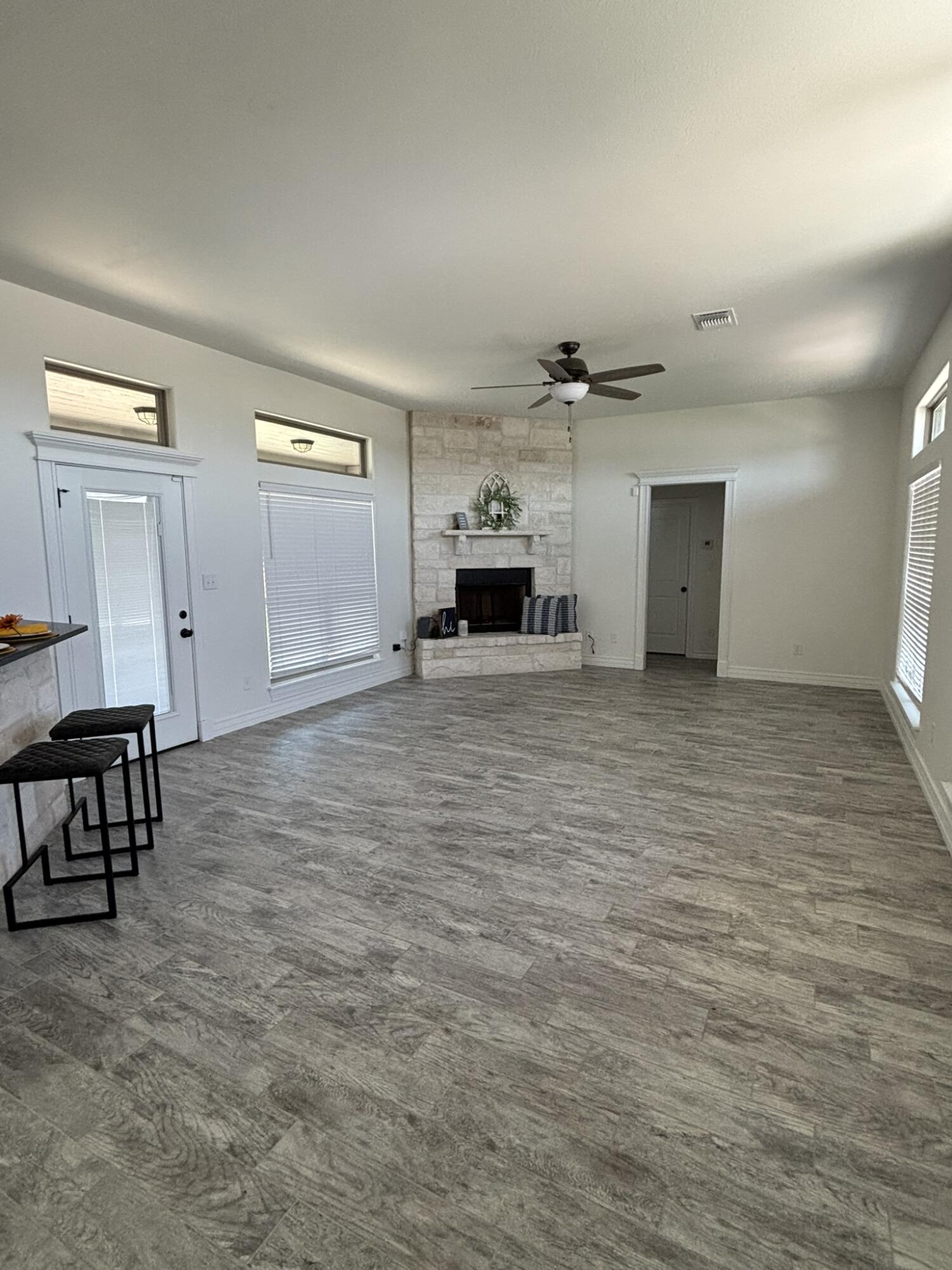 9503 Grey Wolf Lane Property Photo 10