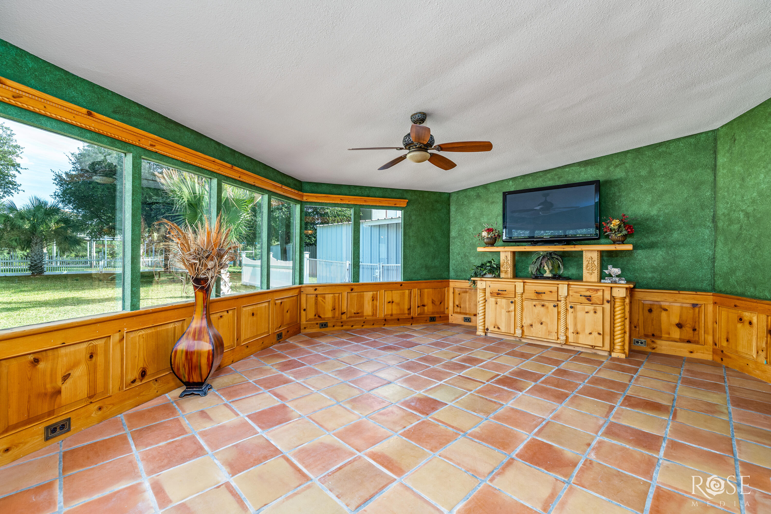 1540 Loop Drive Property Photo 10