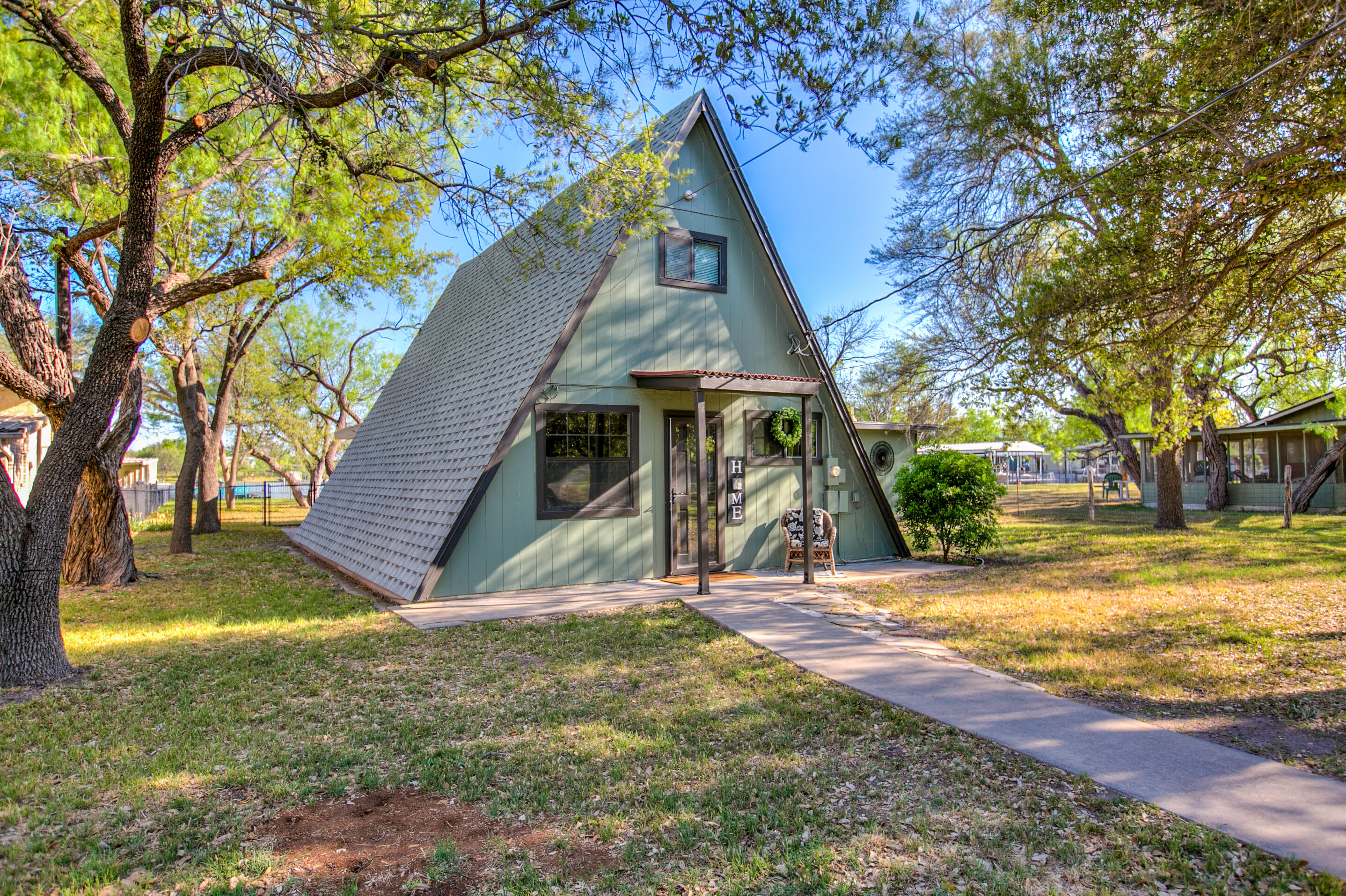 2618 Sleepy Hollow Road Property Photo 6