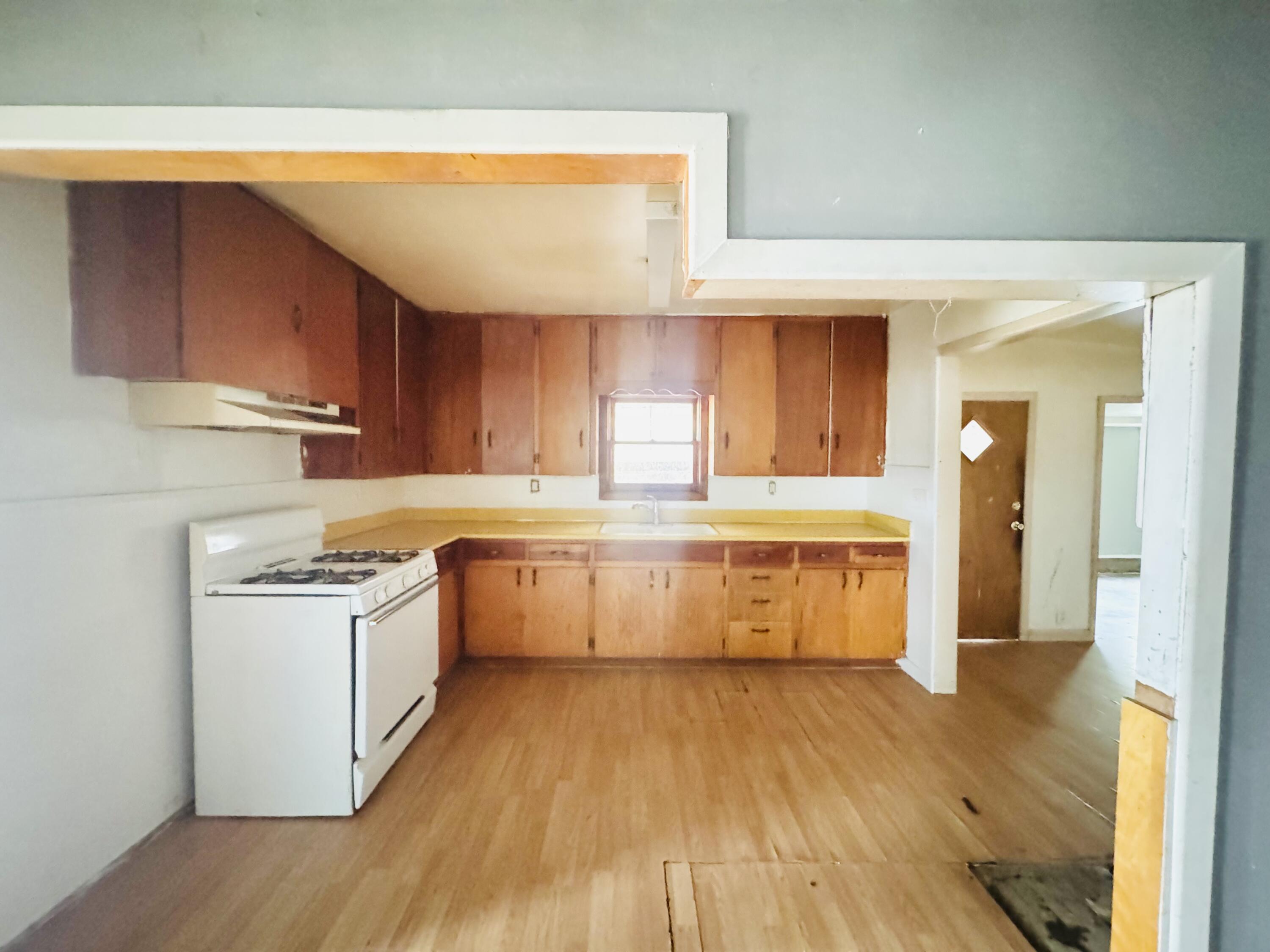 402 E Dale Street Property Photo 2