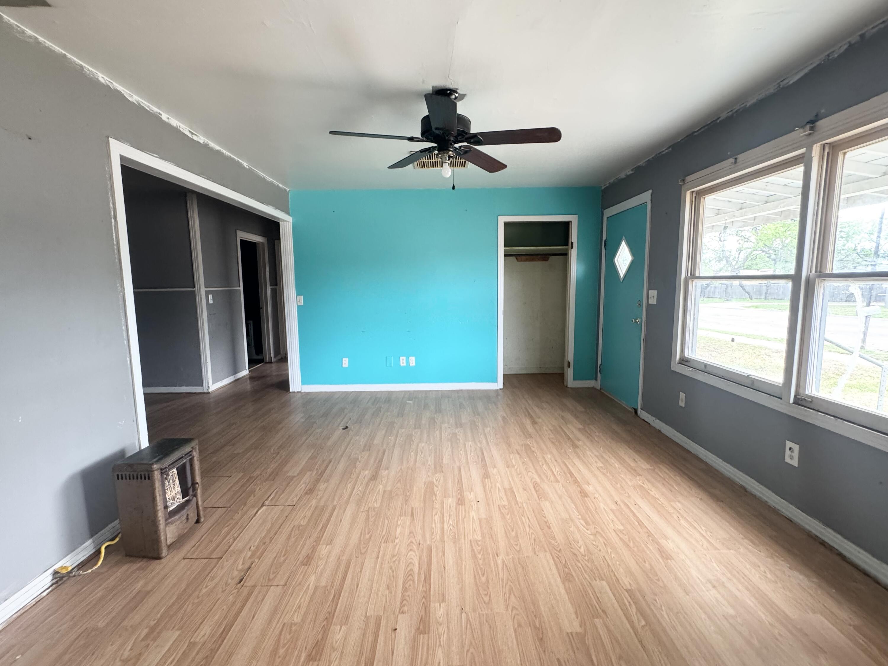 402 E Dale Street Property Photo 11