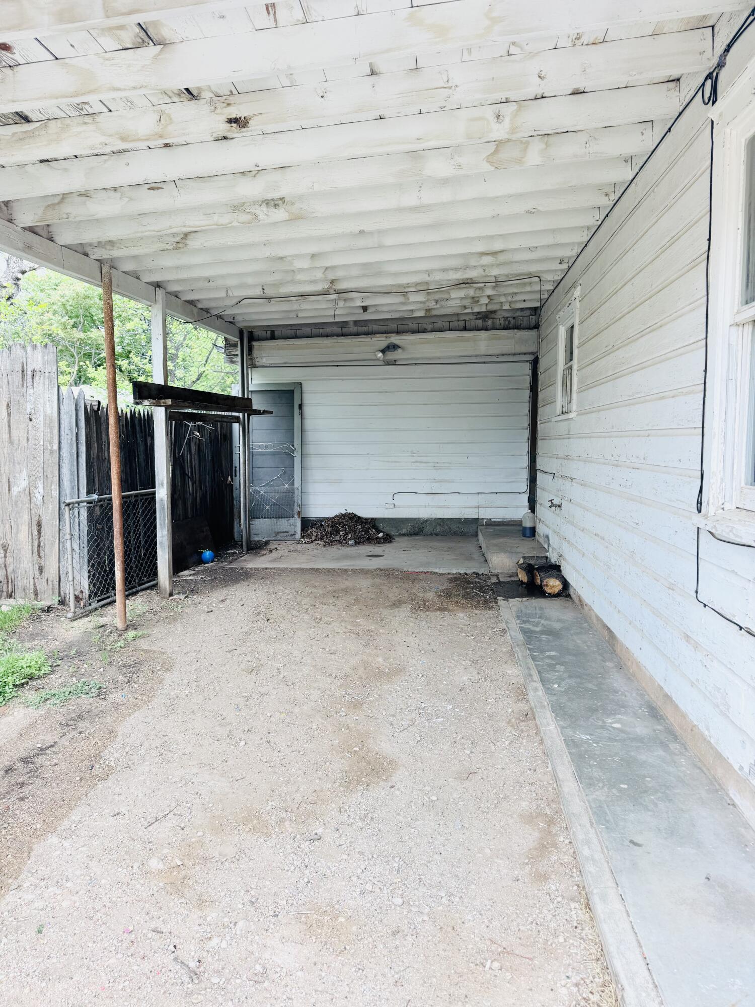 402 E Dale Street Property Photo 12