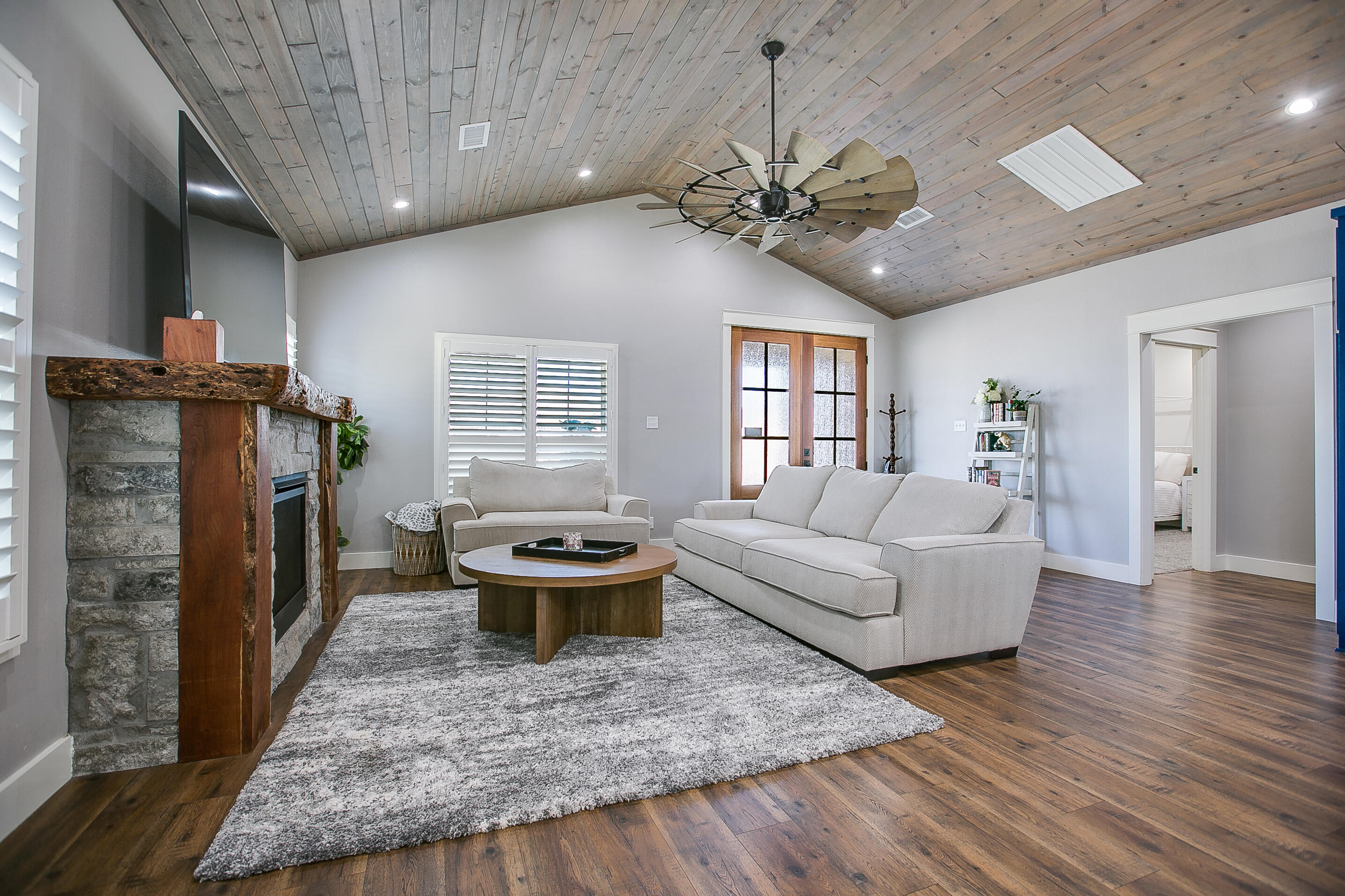 7614 Aspen Avenue Property Photo 6