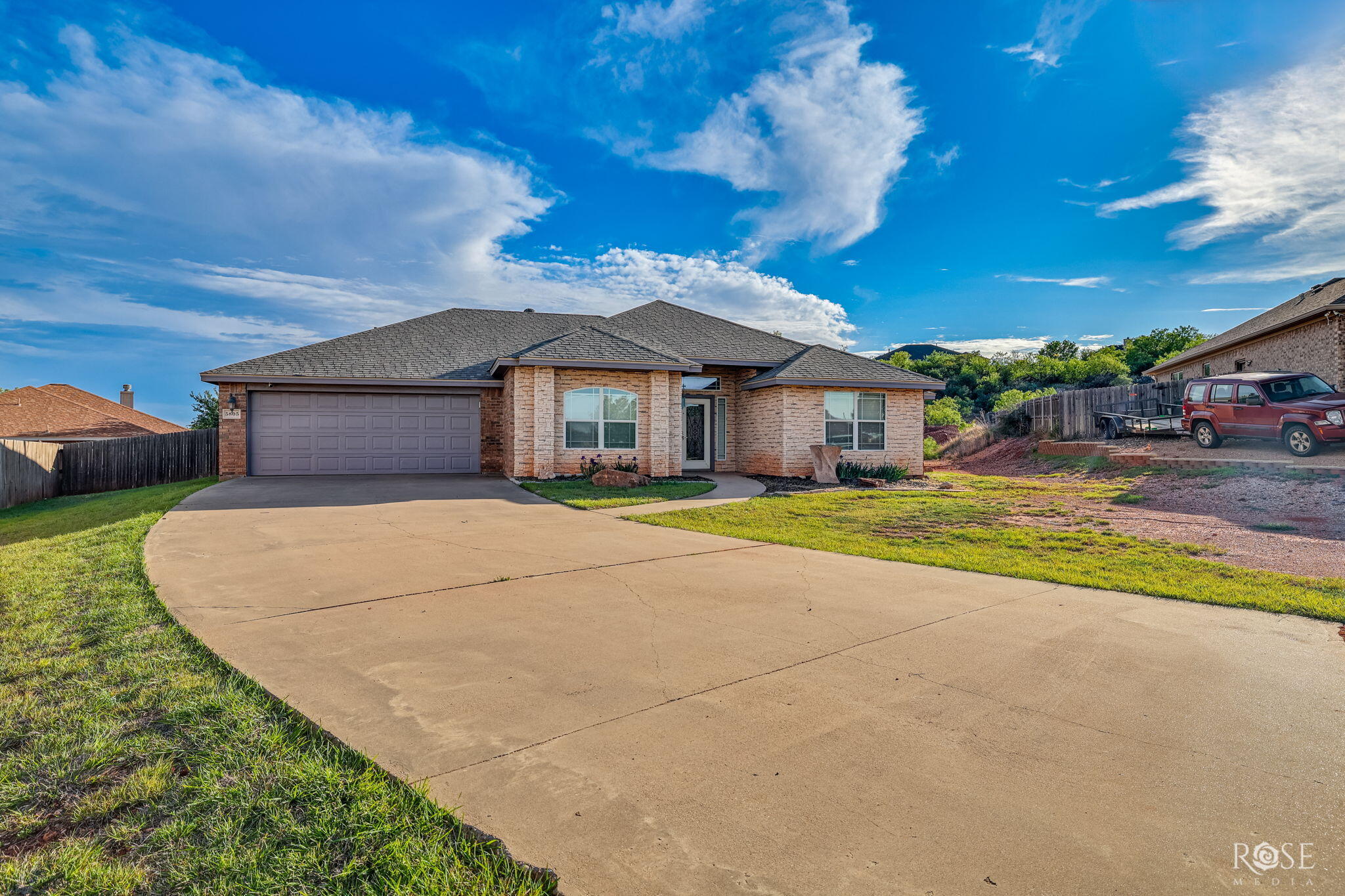 5805 Barrington Court Property Photo 4