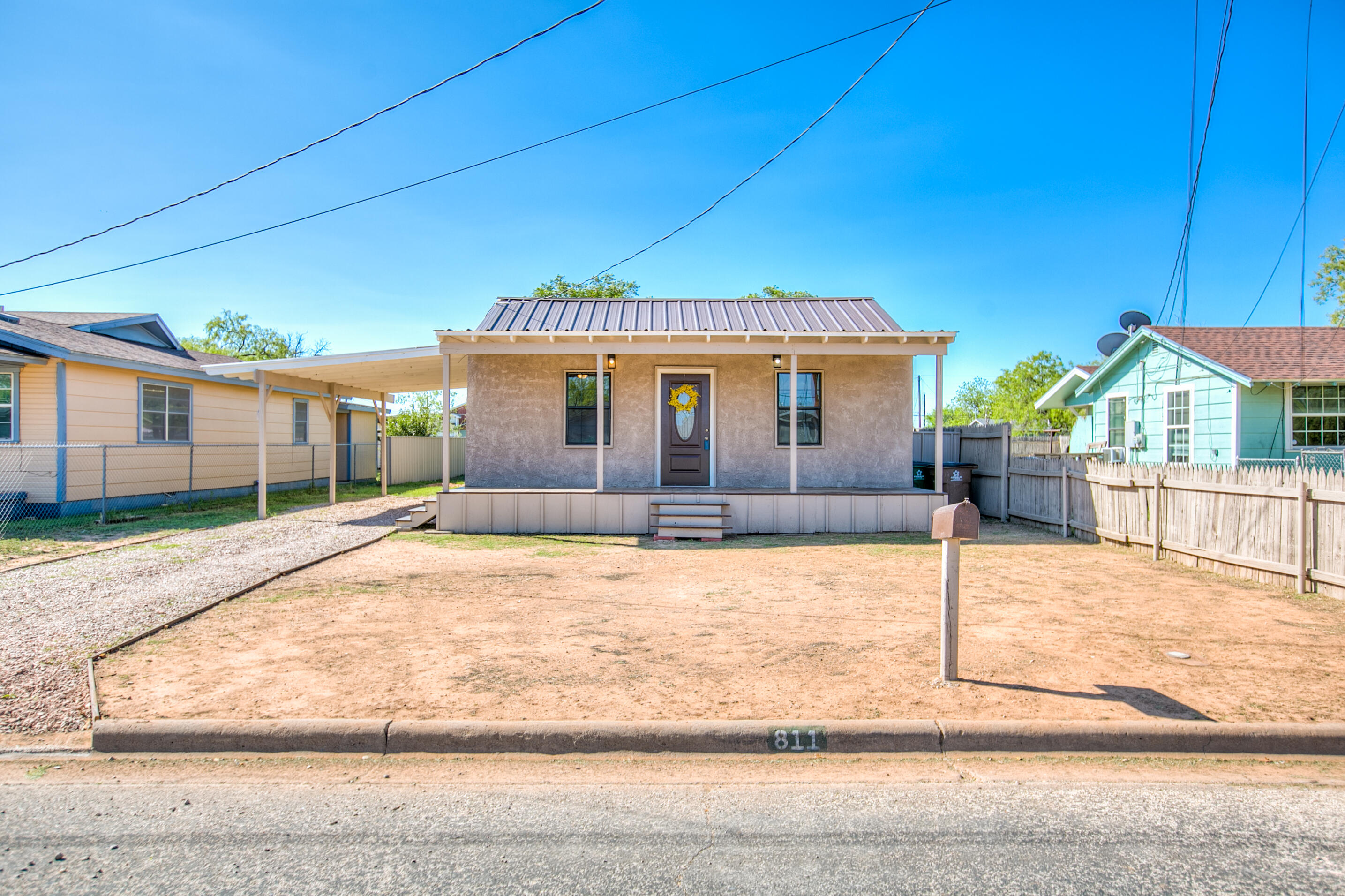 811 San Jacinto Street Property Photo 1