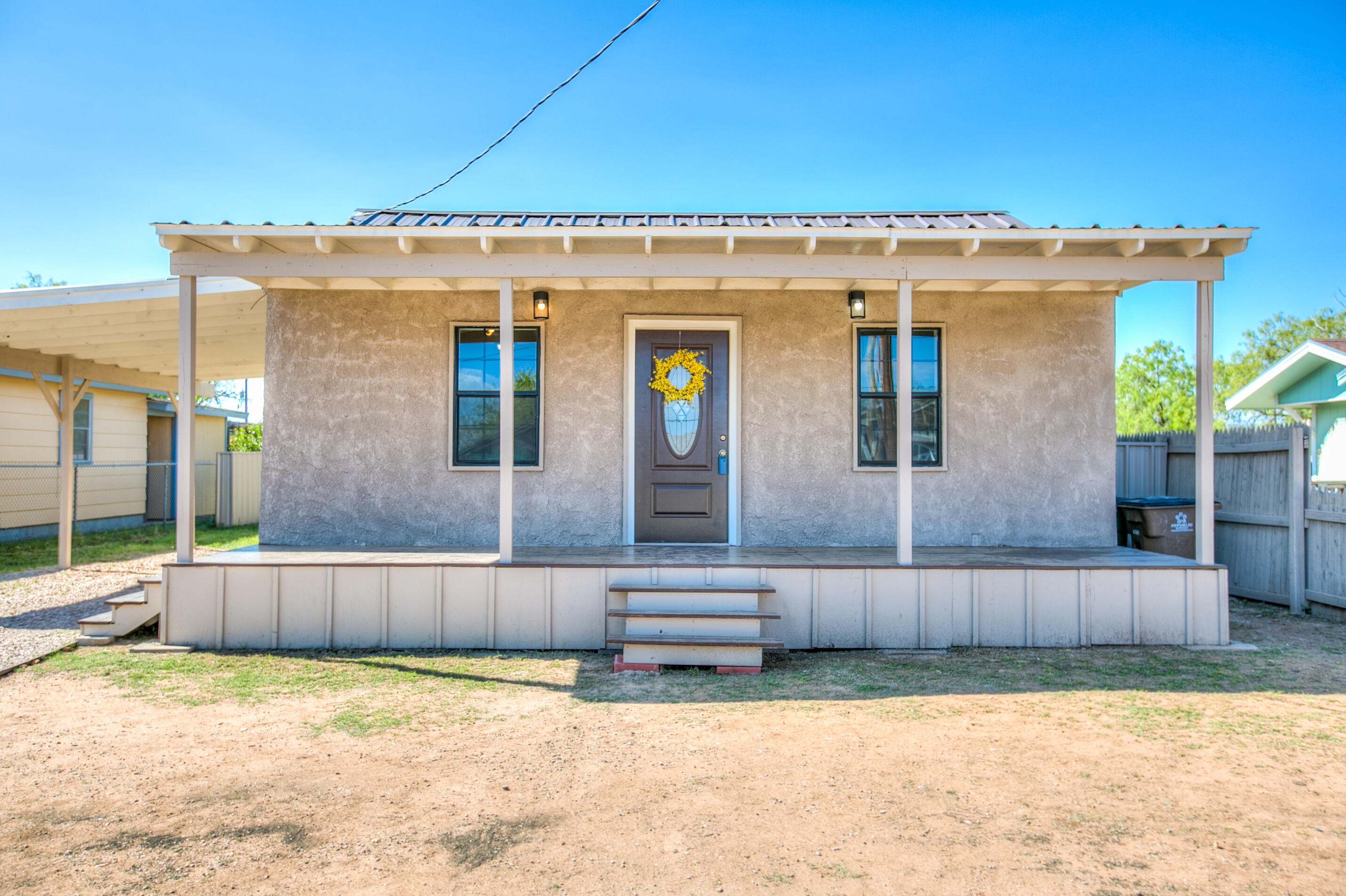 811 San Jacinto Street Property Photo 3
