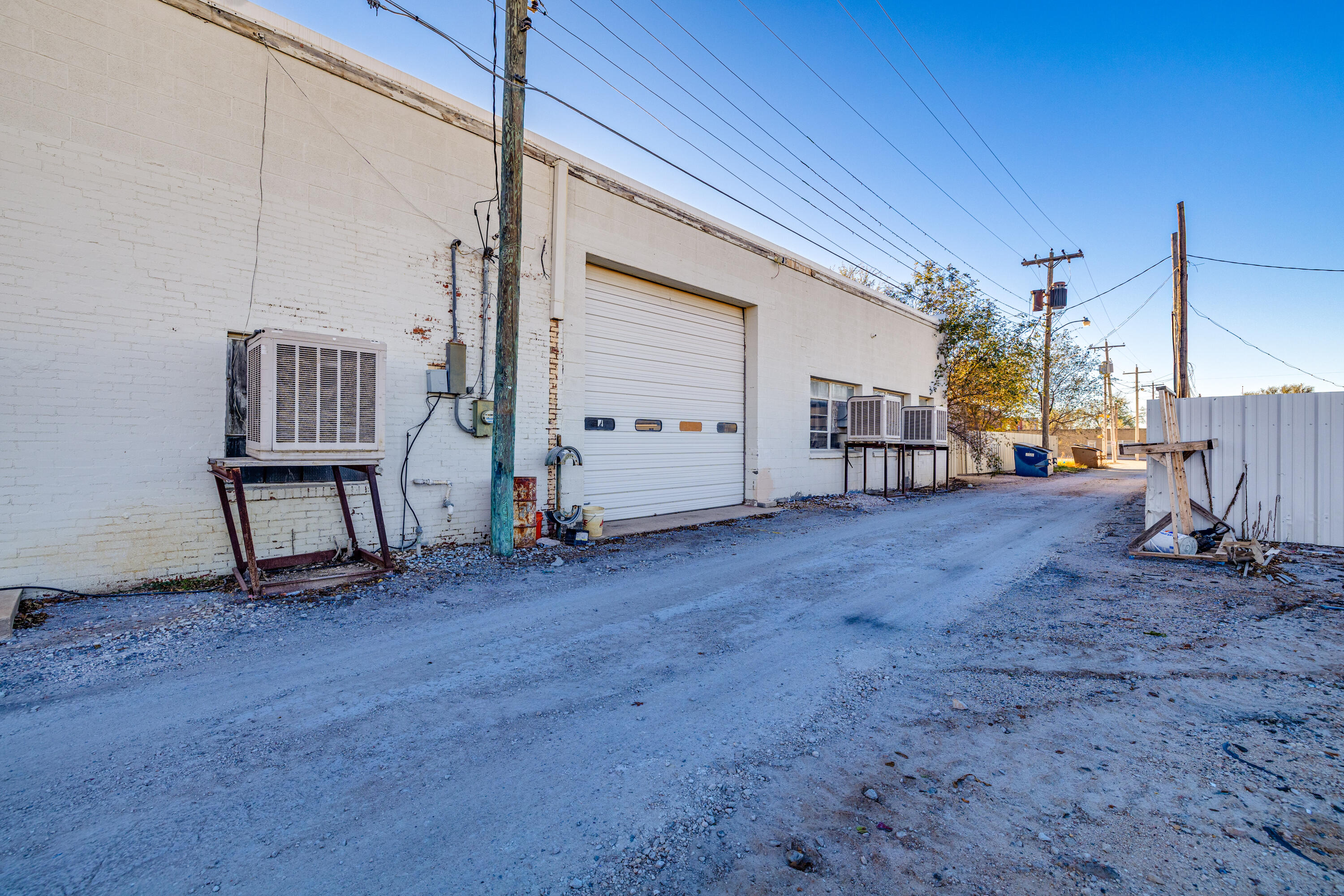 211 N Main Avenue Property Photo 14