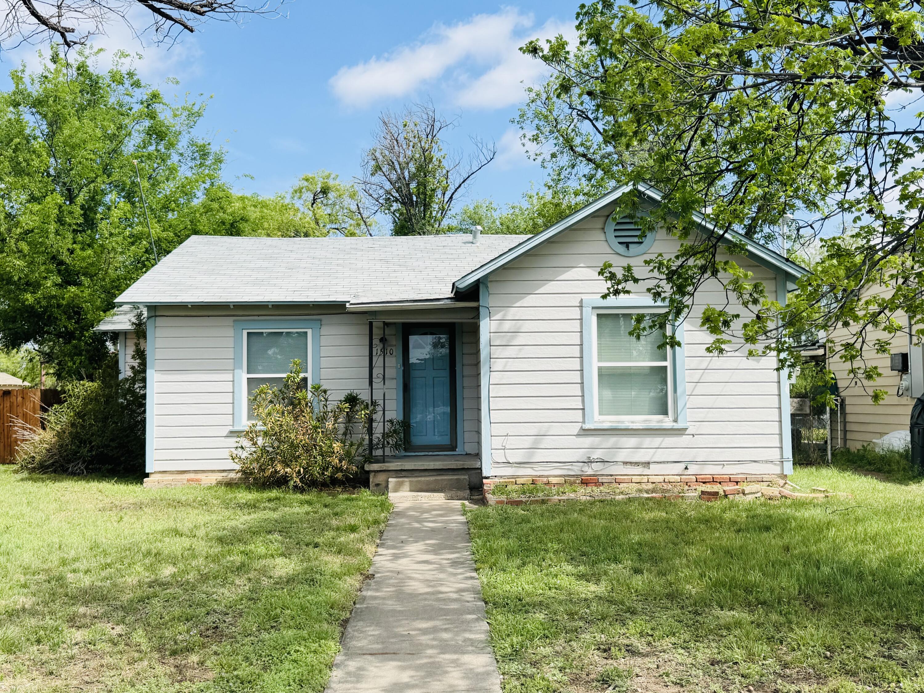 1510 E Harris Avenue Property Photo 2