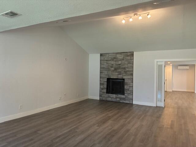 2814 Chimney Rock Lane Property Photo 3
