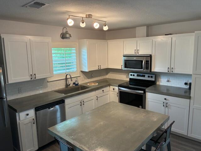 2814 Chimney Rock Lane Property Photo 14