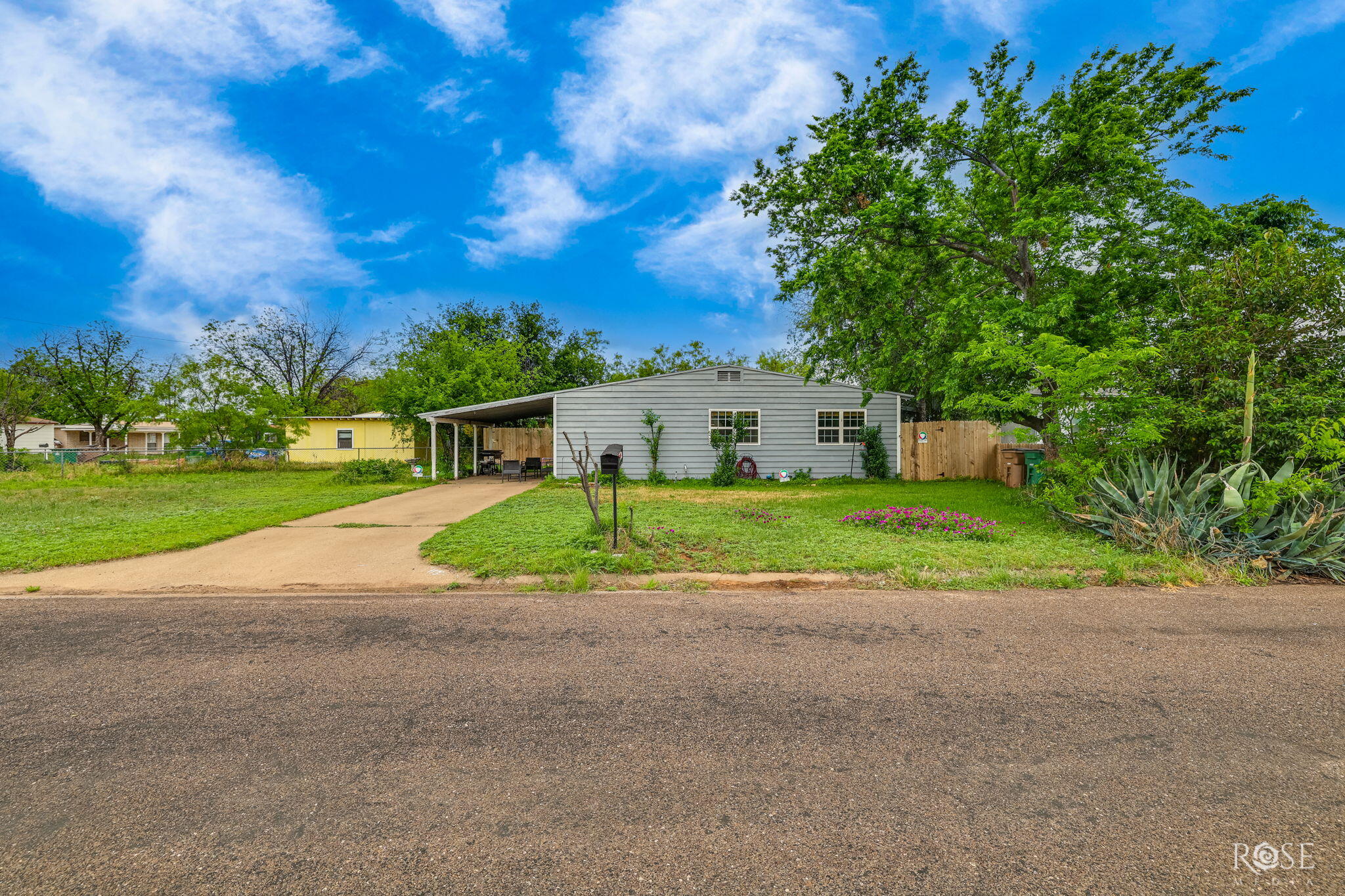 113 E 33rd Street Property Photo 4